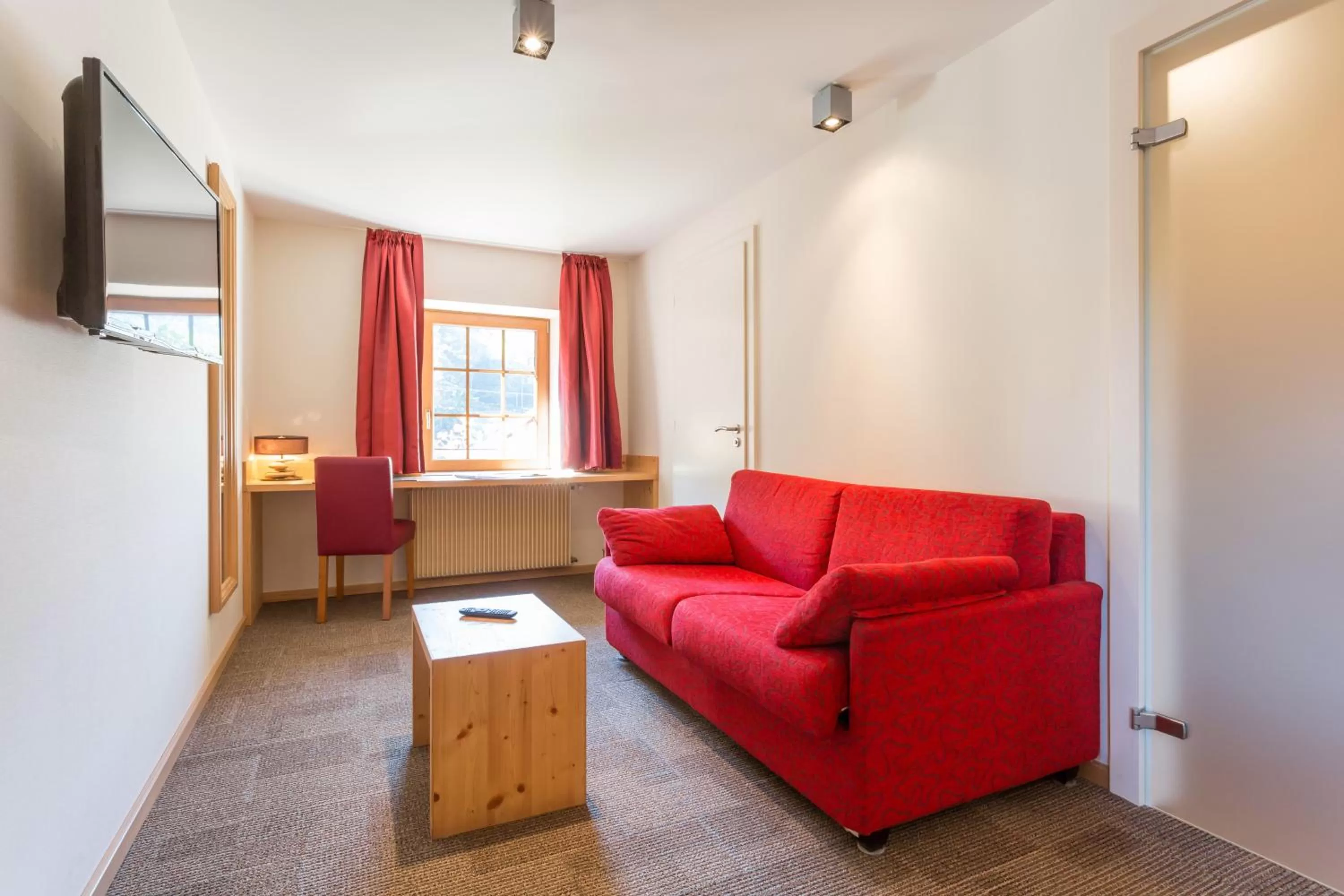 Family in L'AO Hôtel & Restaurant L'Aigle d'Or