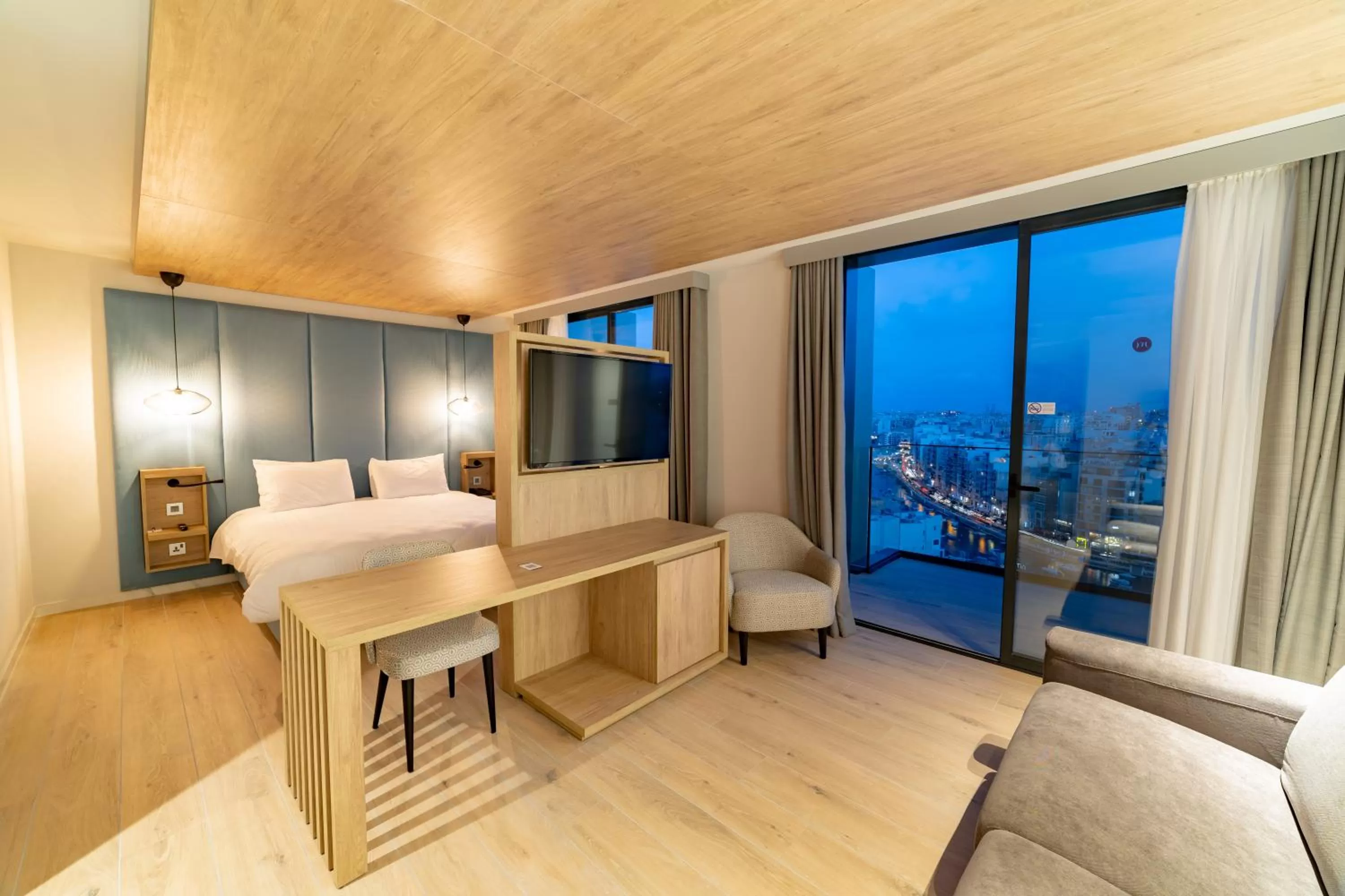 Living room in Mercure St. Julian's Malta