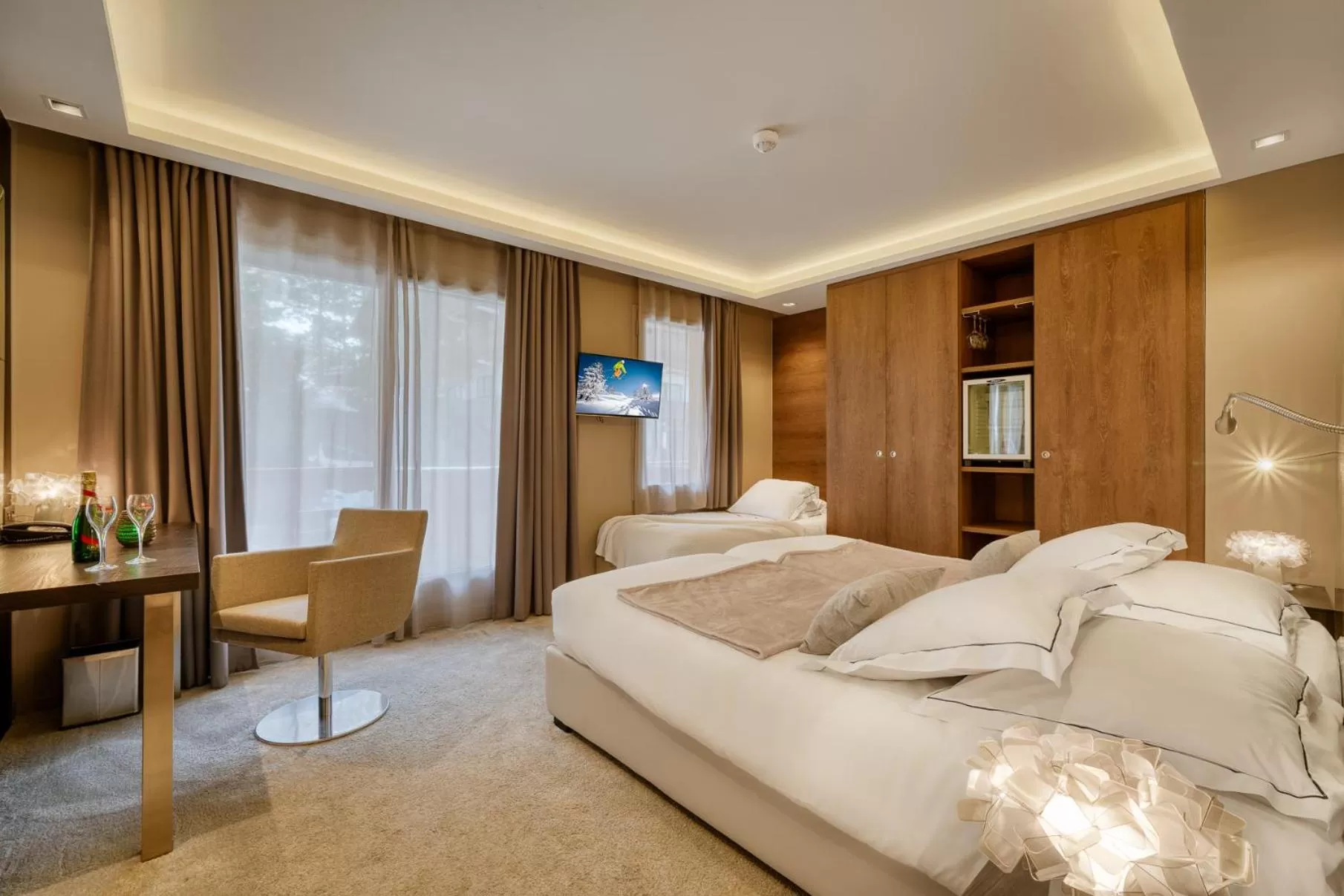 Photo of the whole room in Hotel Le Tremplin