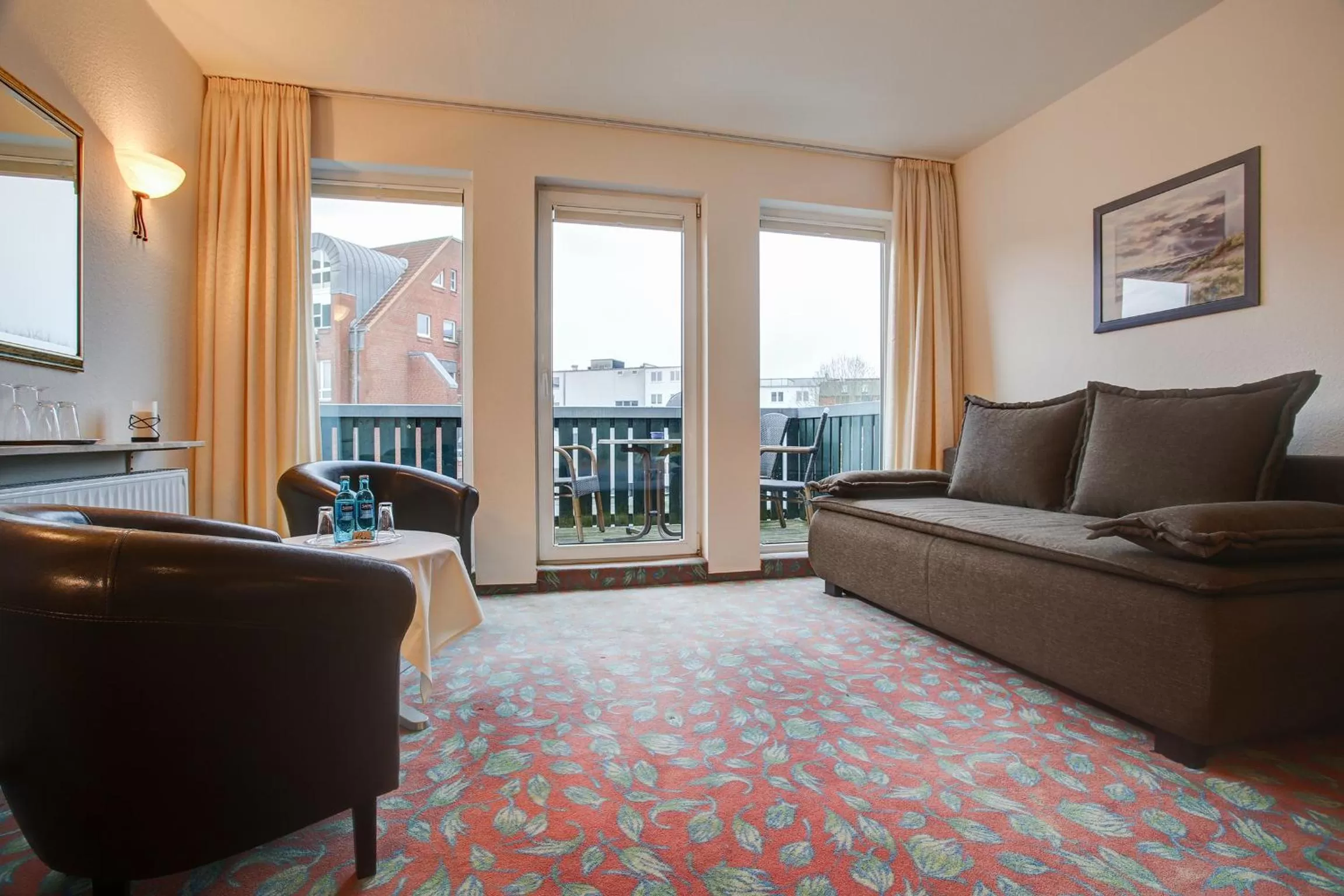 Photo of the whole room in Hotel Consul