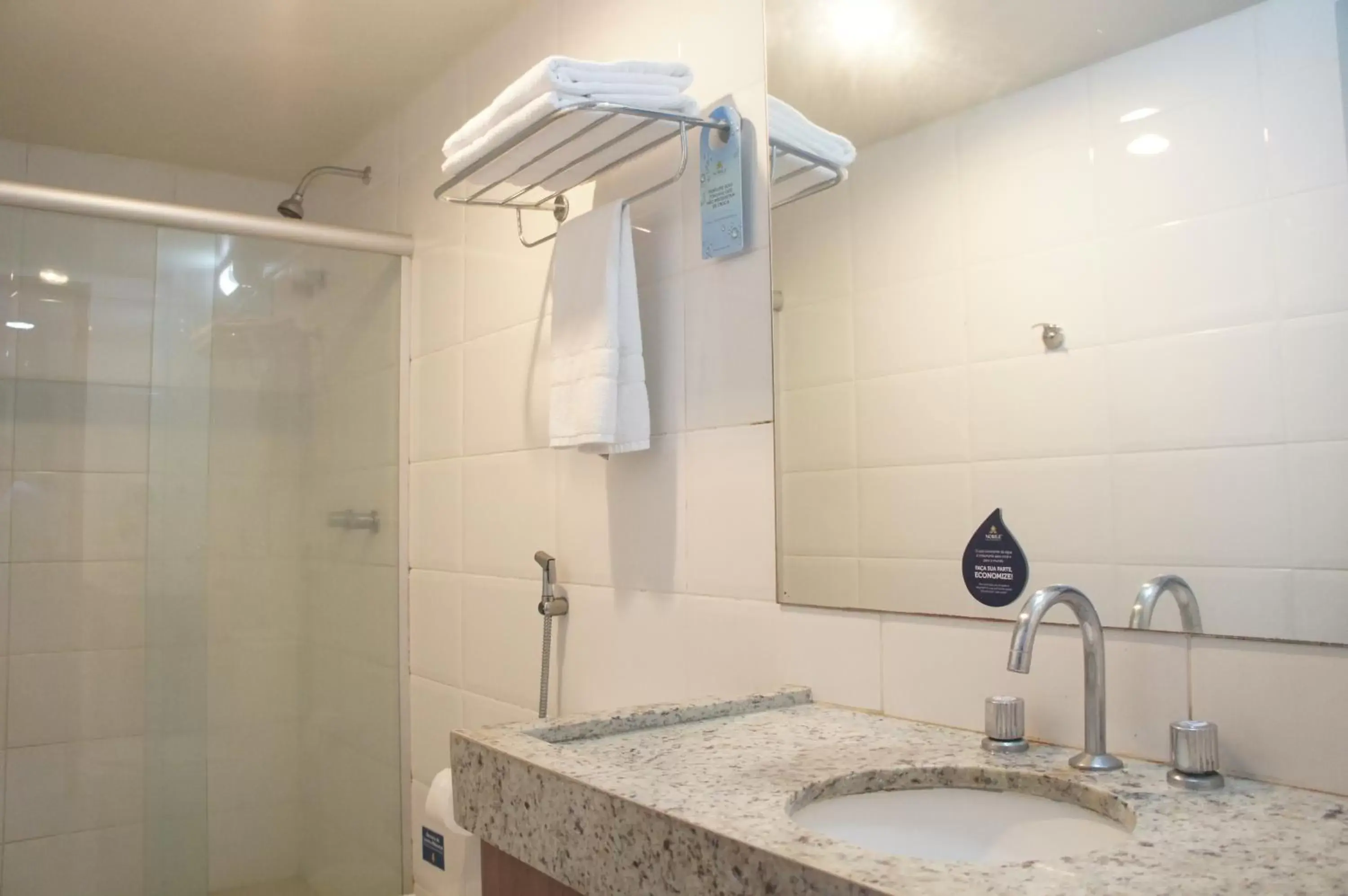Shower, Bathroom in Nobile Suítes Tambaú