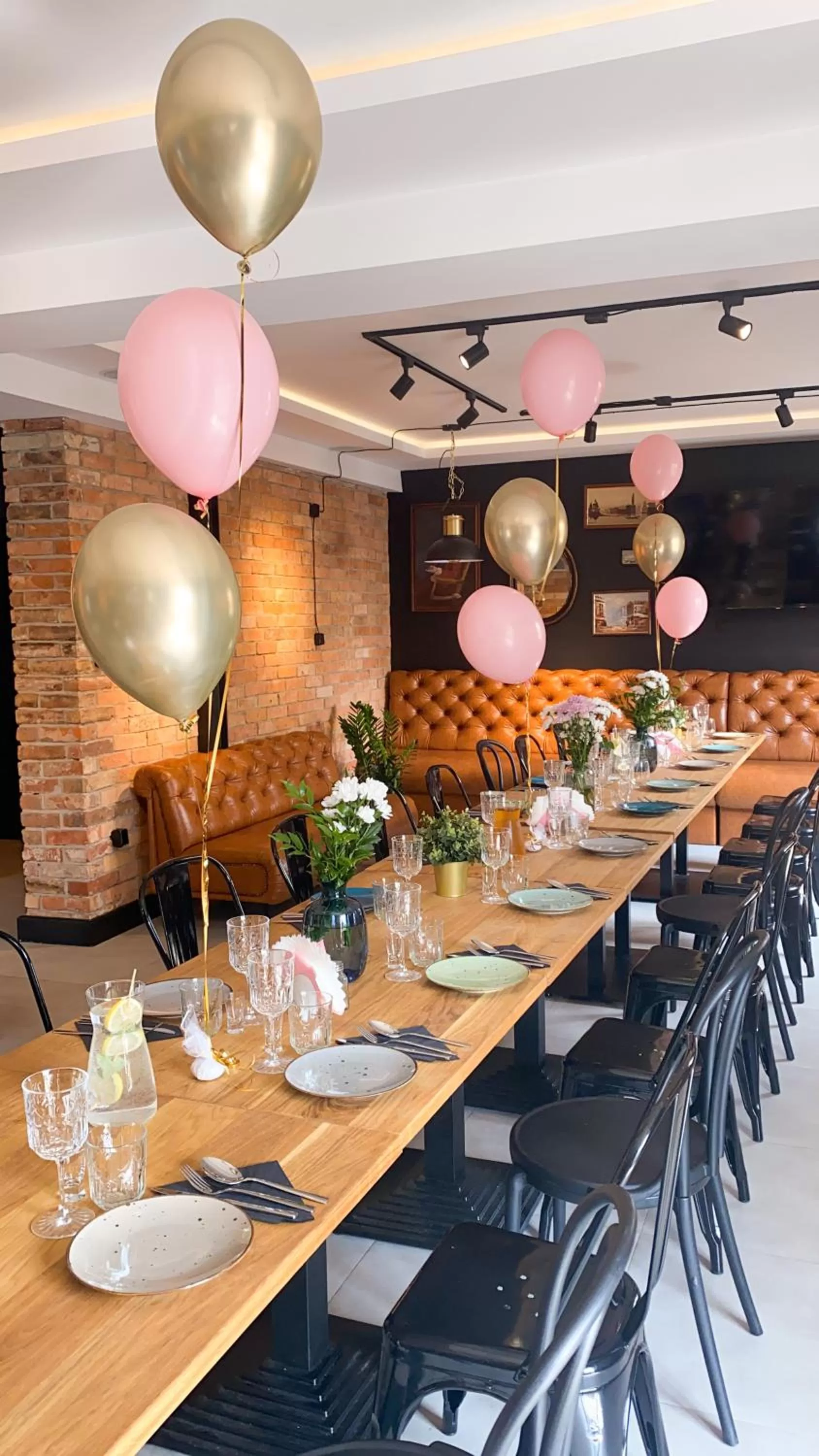 Restaurant/Places to Eat in Zajazd Valentino / Listopadowa 55