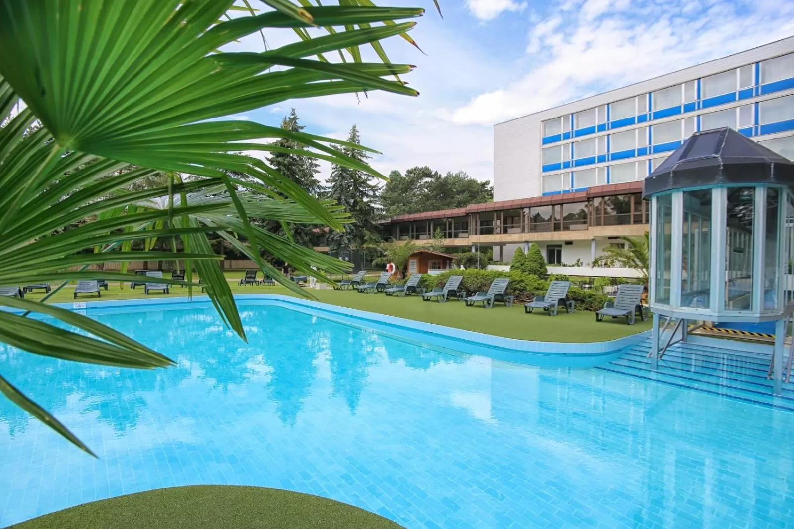 Swimming pool in Ensana Splendid