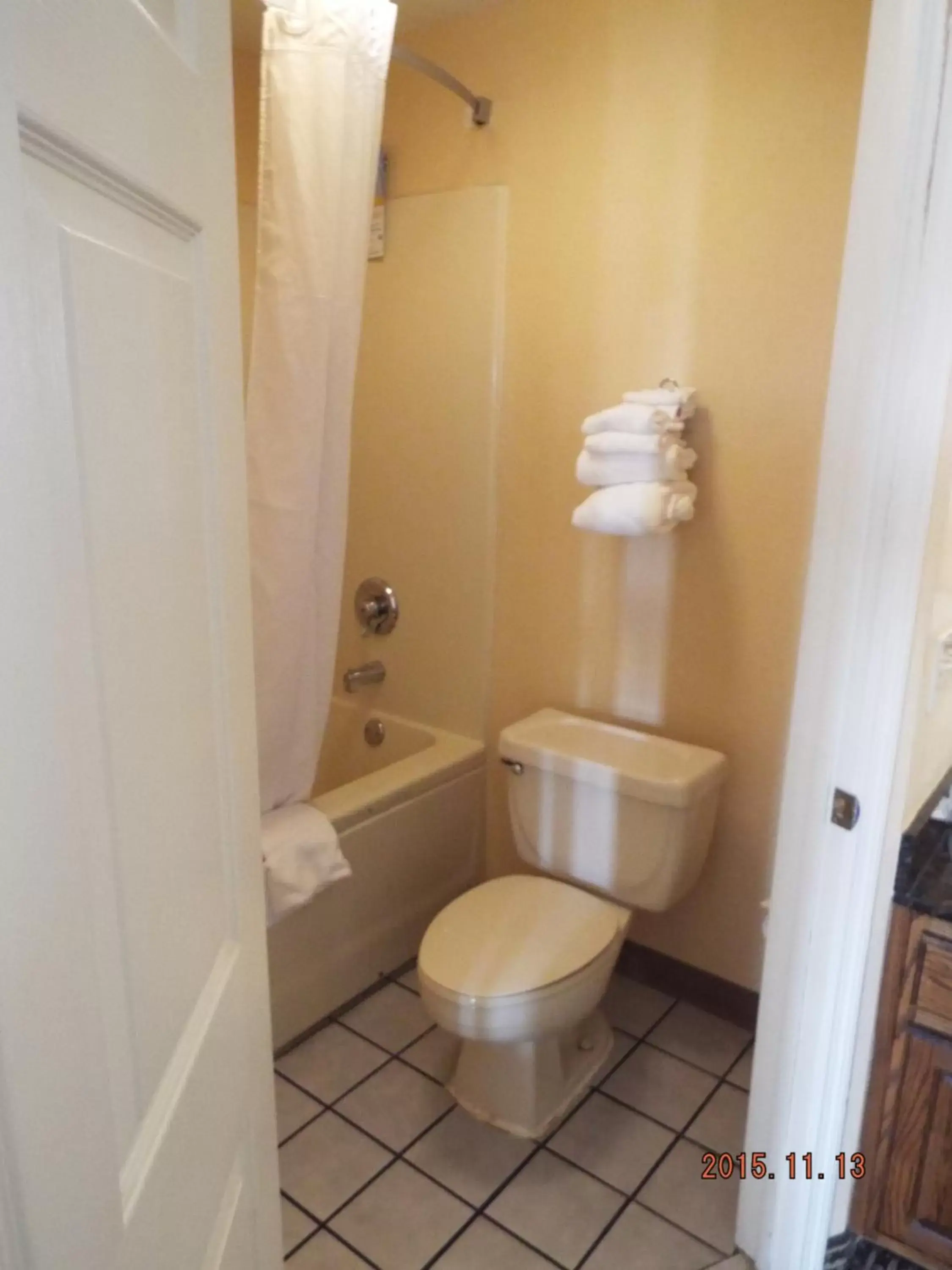 King Studio Suite - Non-Smoking in Days Inn by Wyndham Dahlonega University Area King Studio Suite - Non-Smoking in Days Inn by Wyndham Dahlonega University Area