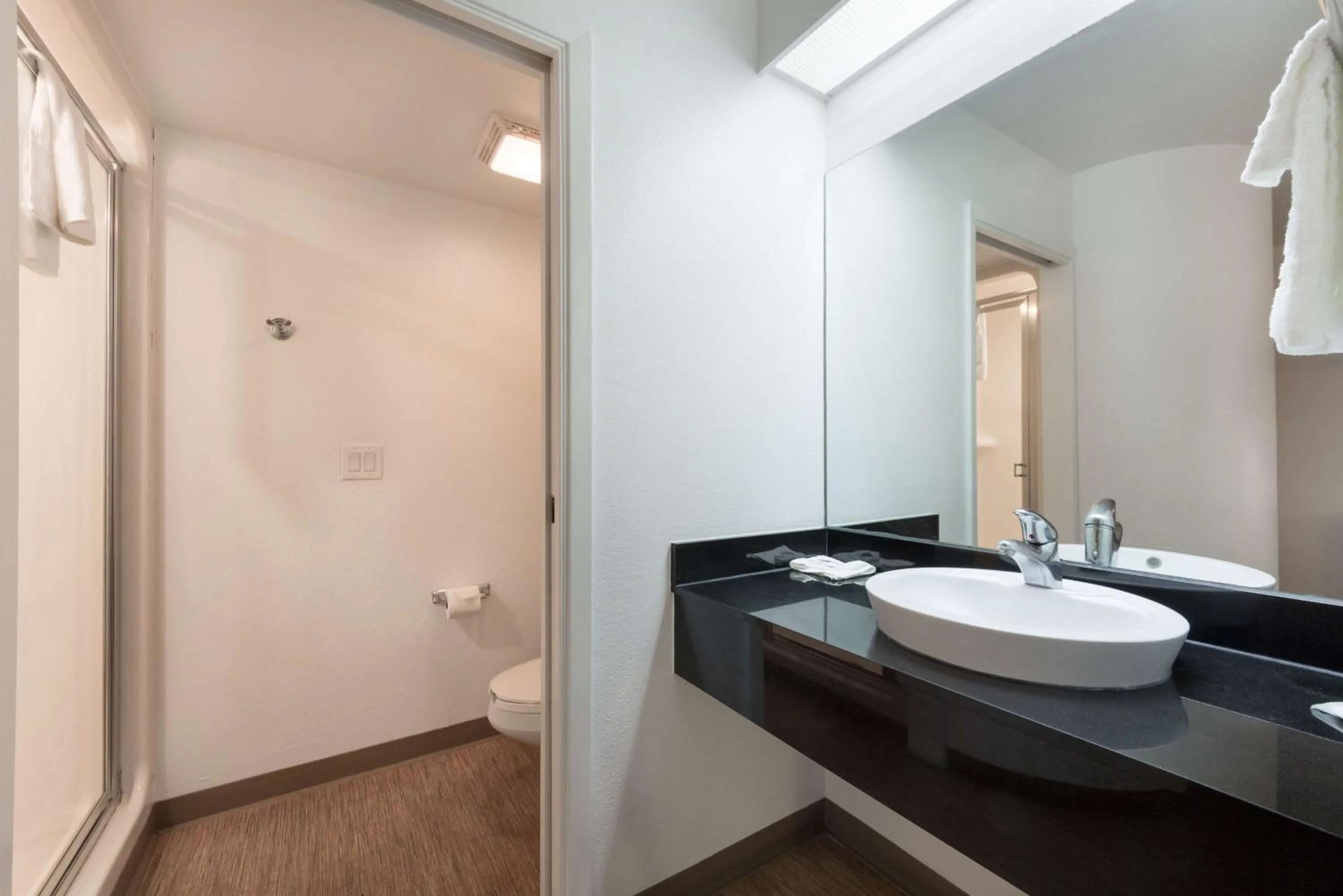 Photo of the whole room in Motel 6-Dallas, TX - Northeast