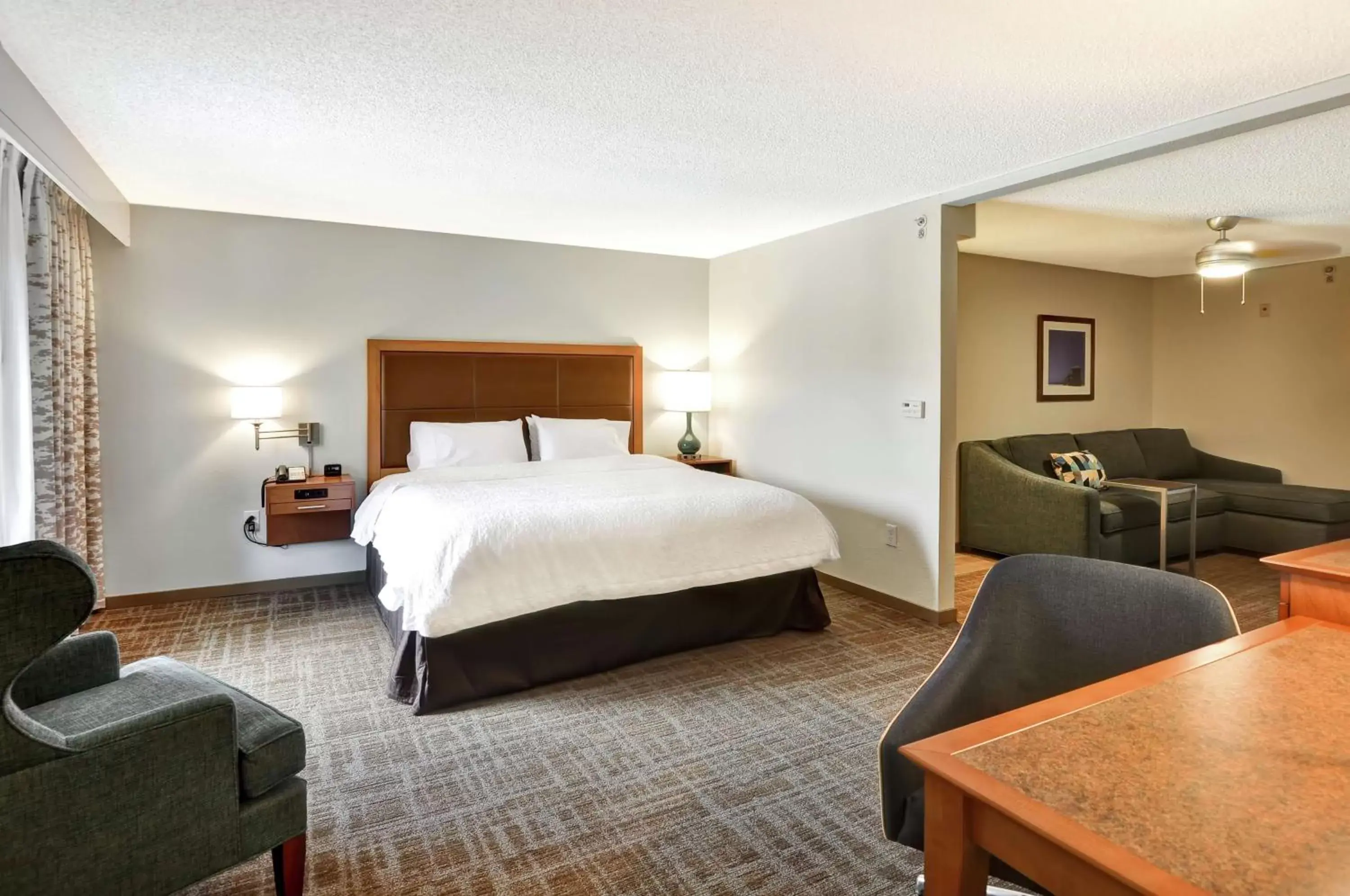 Bedroom, Bed in Hampton Inn Boca Raton