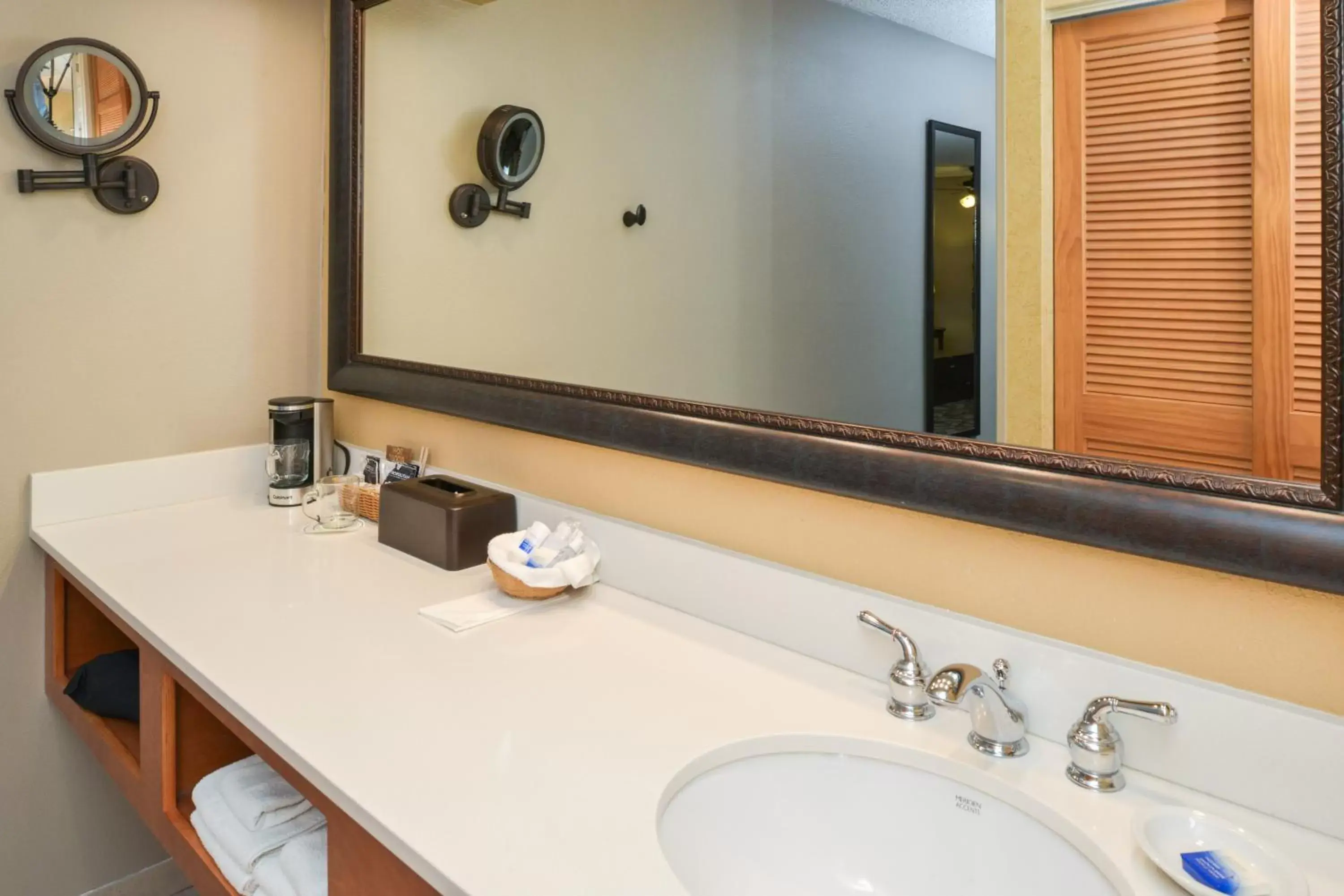 Bathroom in Best Western Plus Black Oak