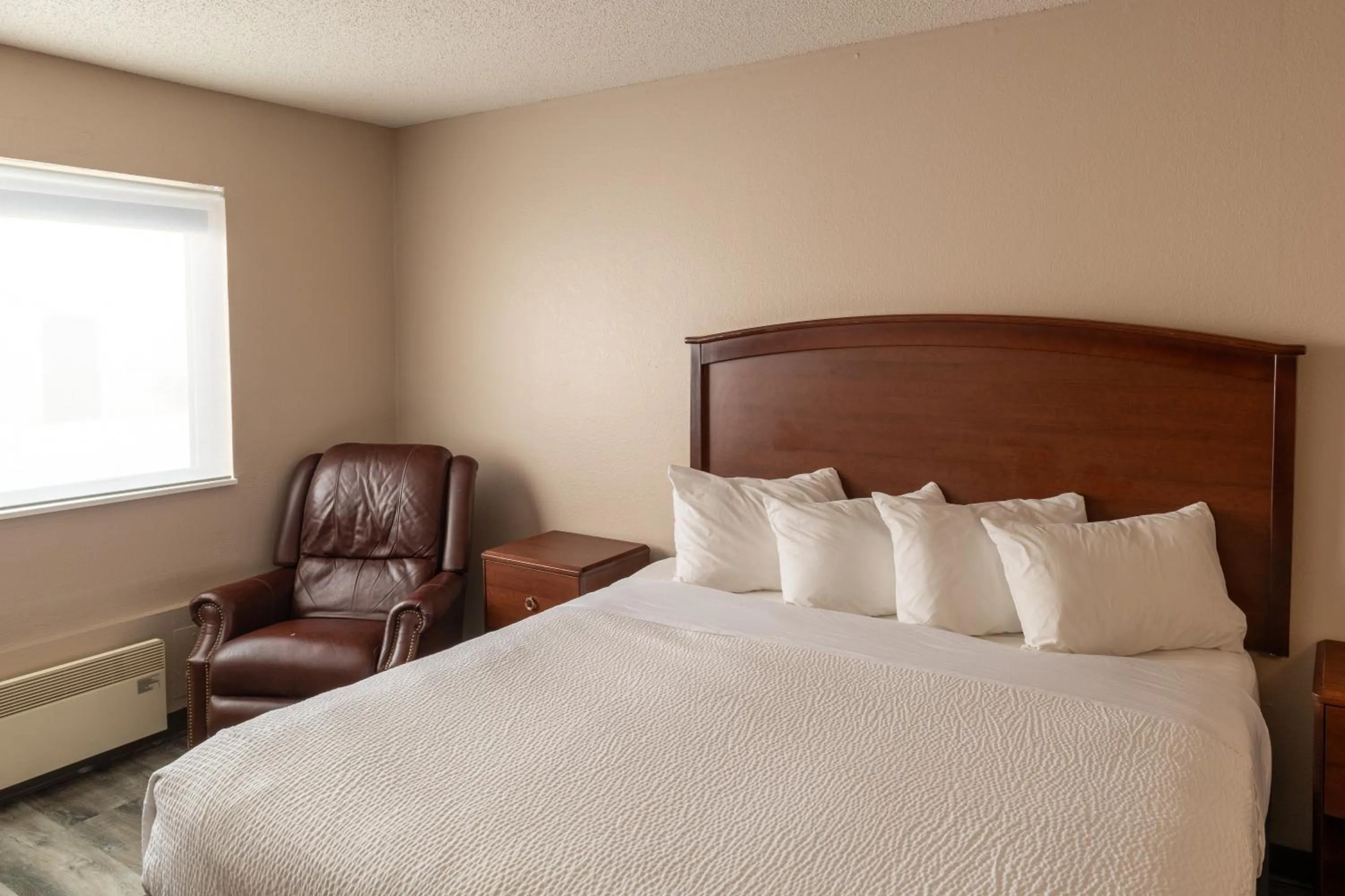 King Room in Norland Inn & Suites Roseau