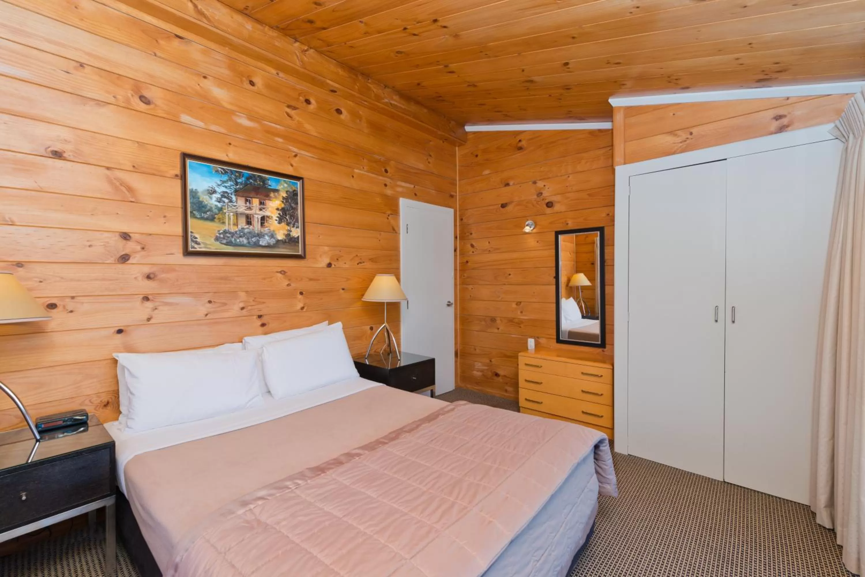 Photo of the whole room, Bed in Oasis Beach Motel