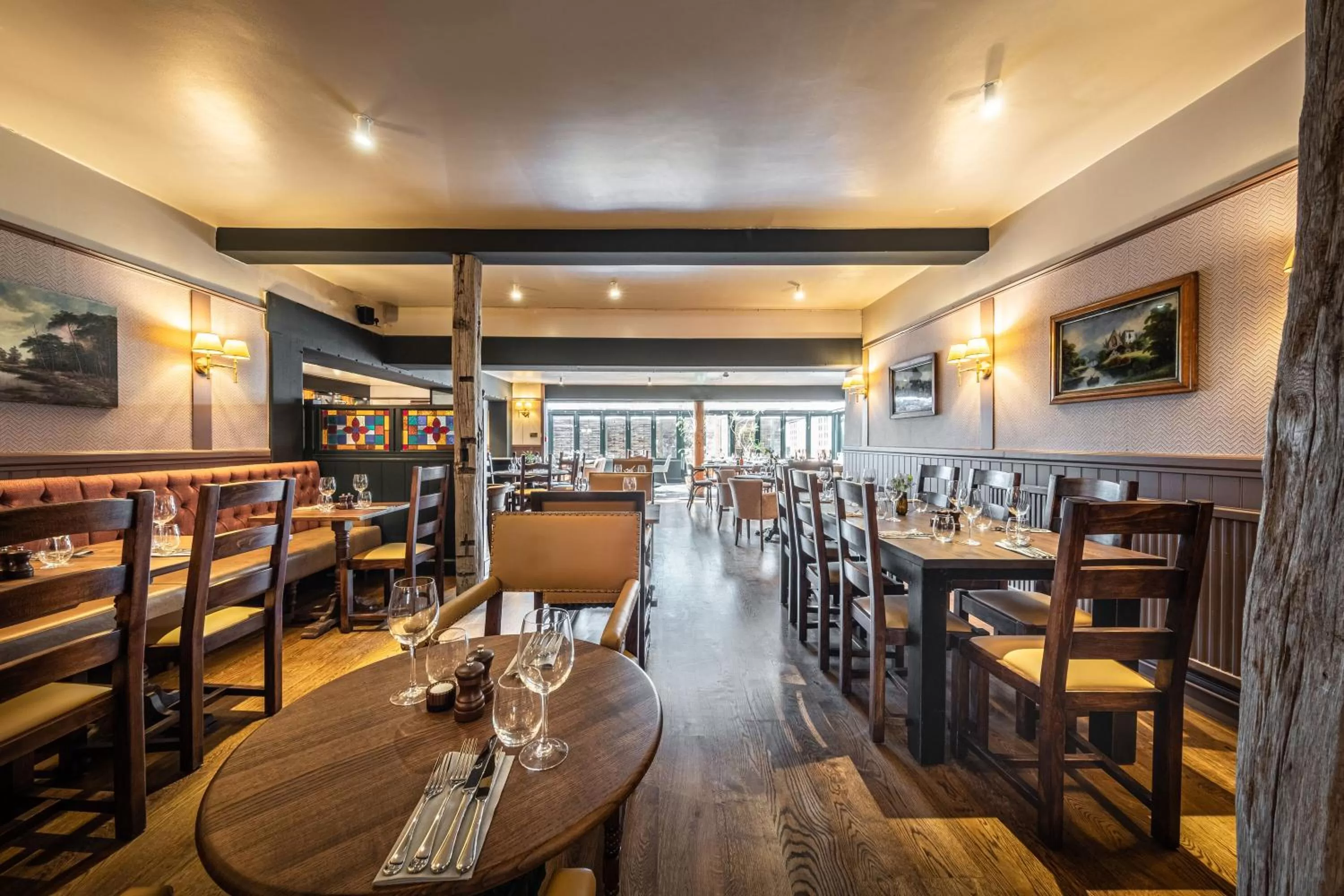 Restaurant/places to eat in The Feathers Holt