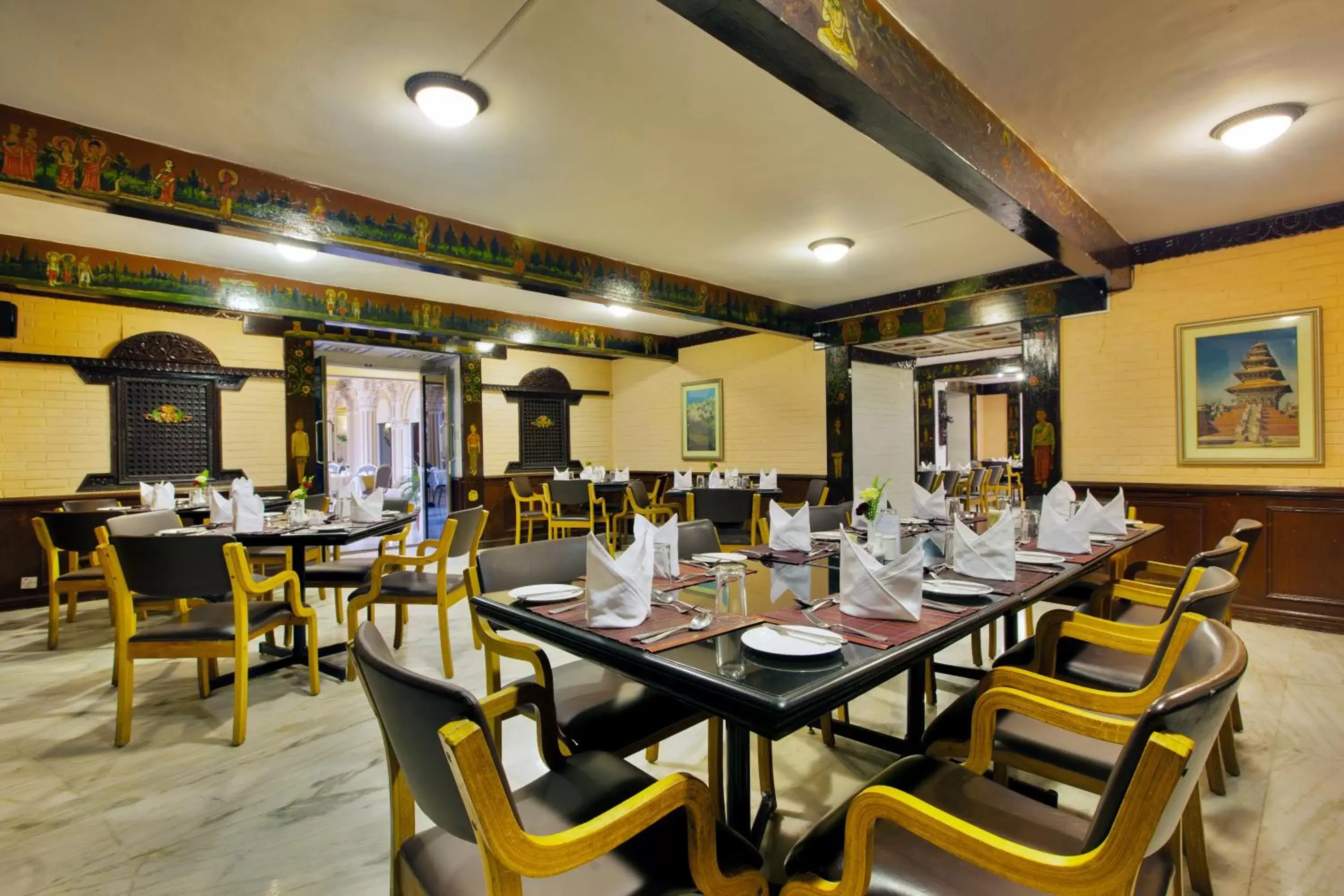 Restaurant/Places to Eat in Hotel Shanker