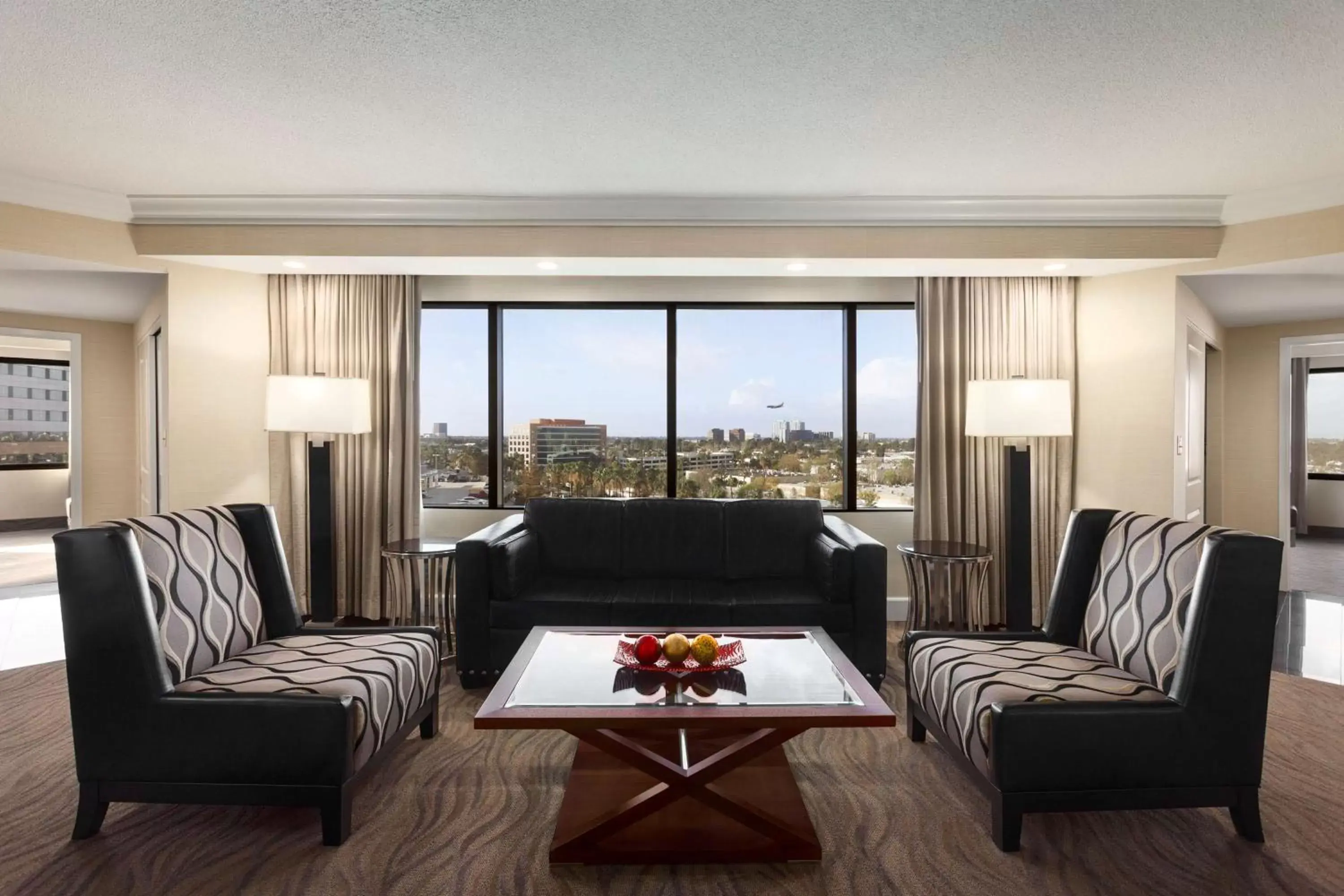 Living room, Seating Area in Embassy Suites by Hilton Irvine Orange County Airport