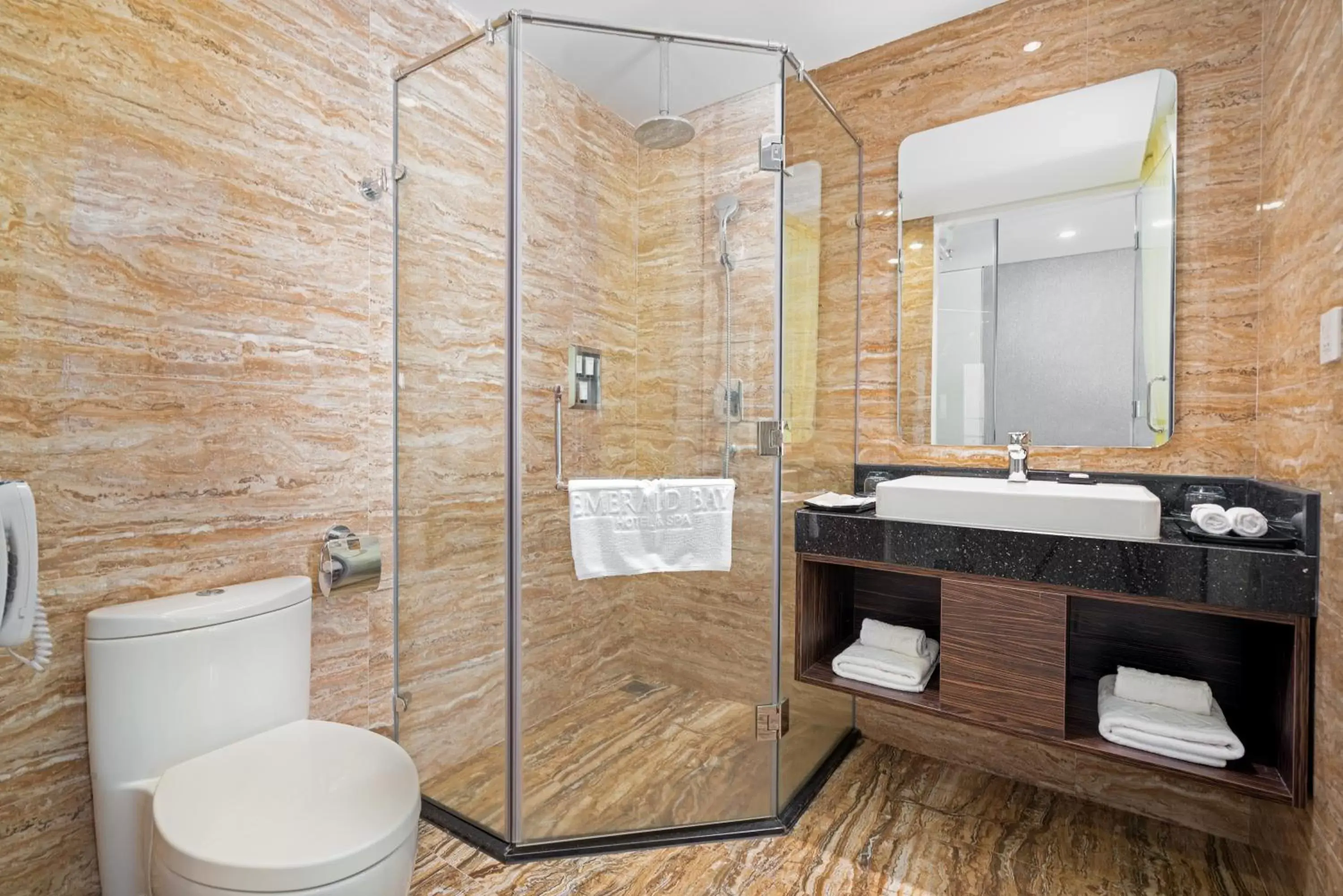 Shower, Bathroom in Emerald Bay Hotel & Spa