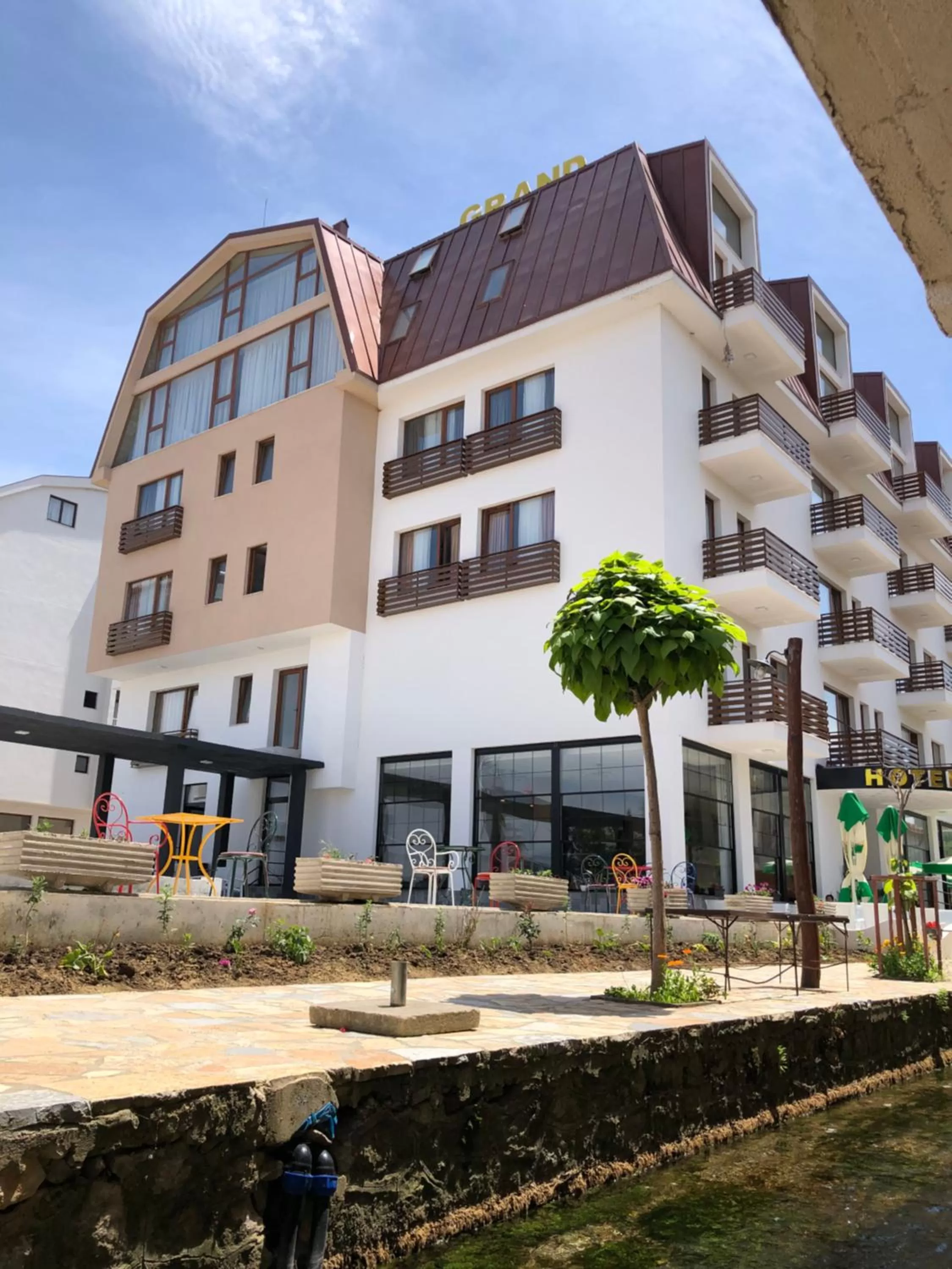 Property Building in Grand Hotel Pogradec