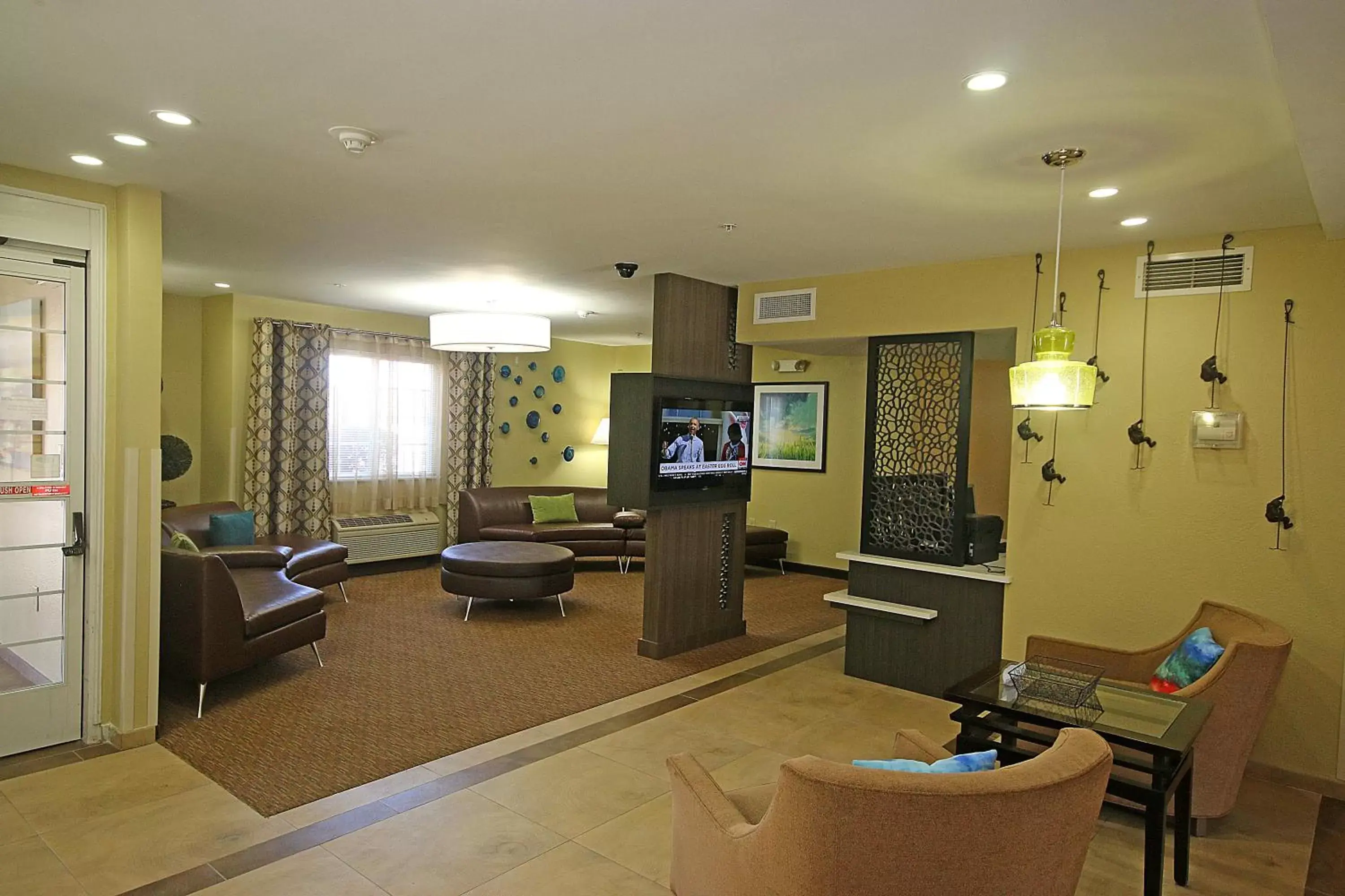 Property building, Lobby/Reception in Candlewood Suites Newport News-Yorktown, an IHG Hotel