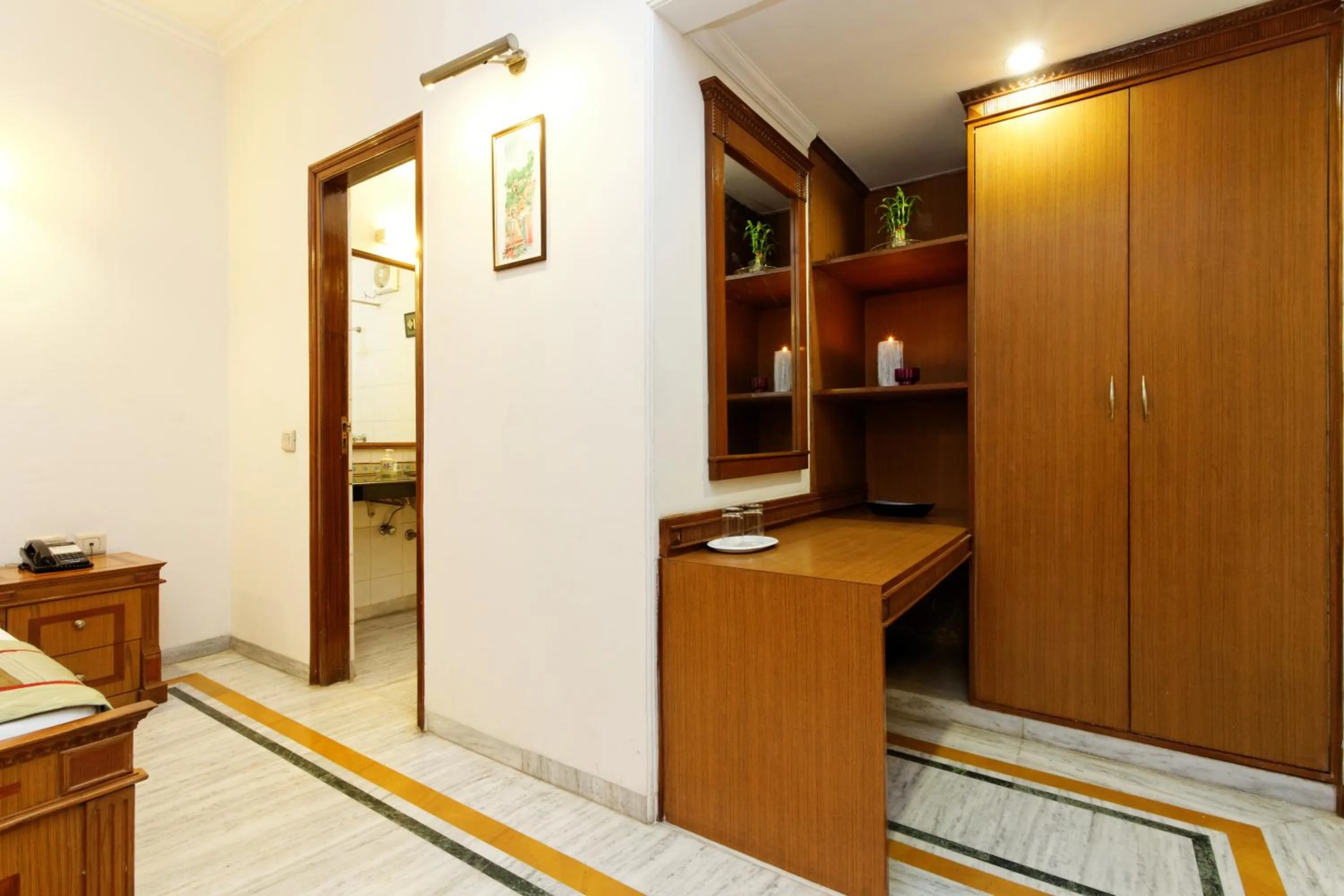 Decorative detail in Silver Oak