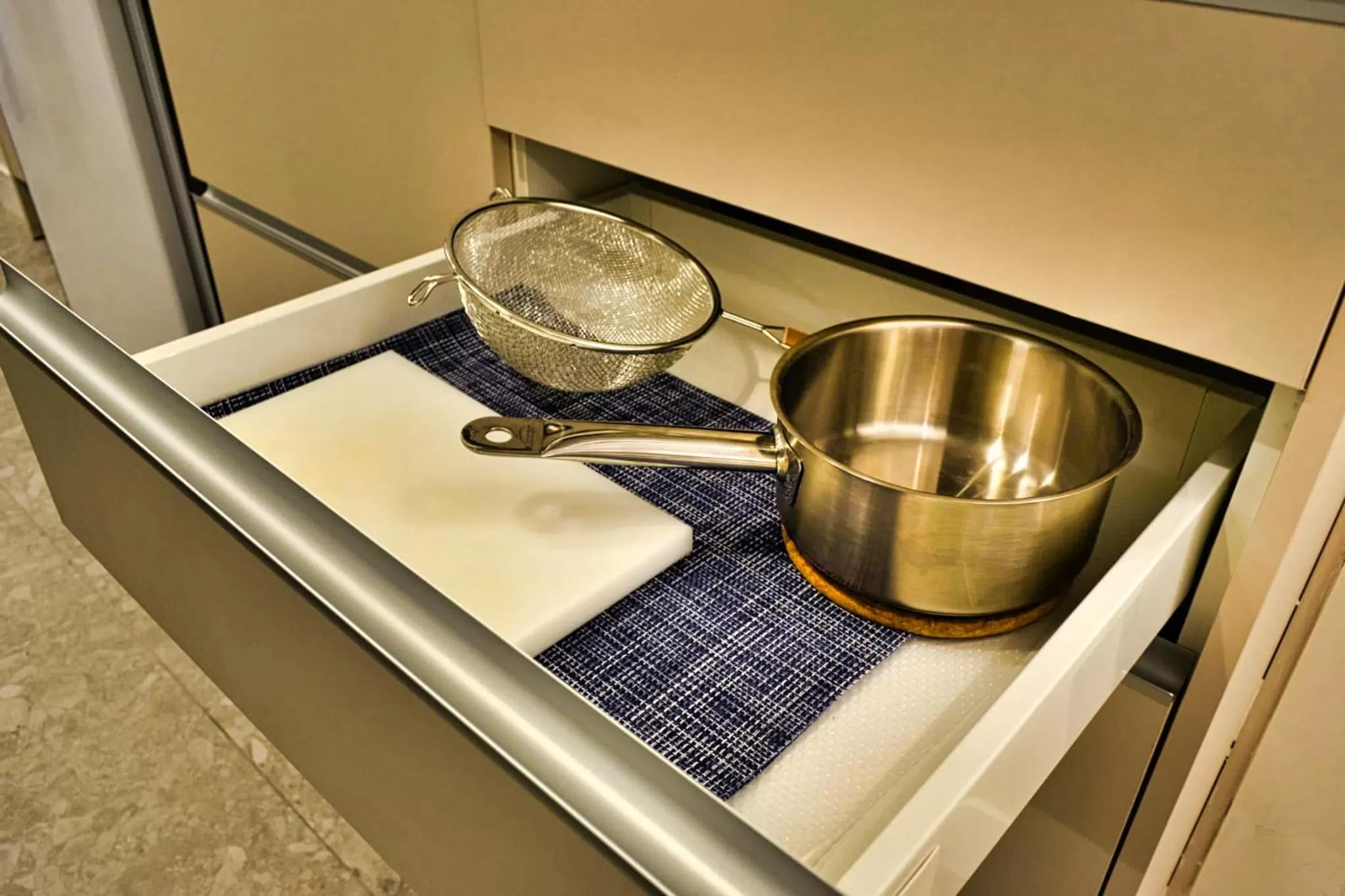 Kitchen or kitchenette in Posidonia Aparthotel