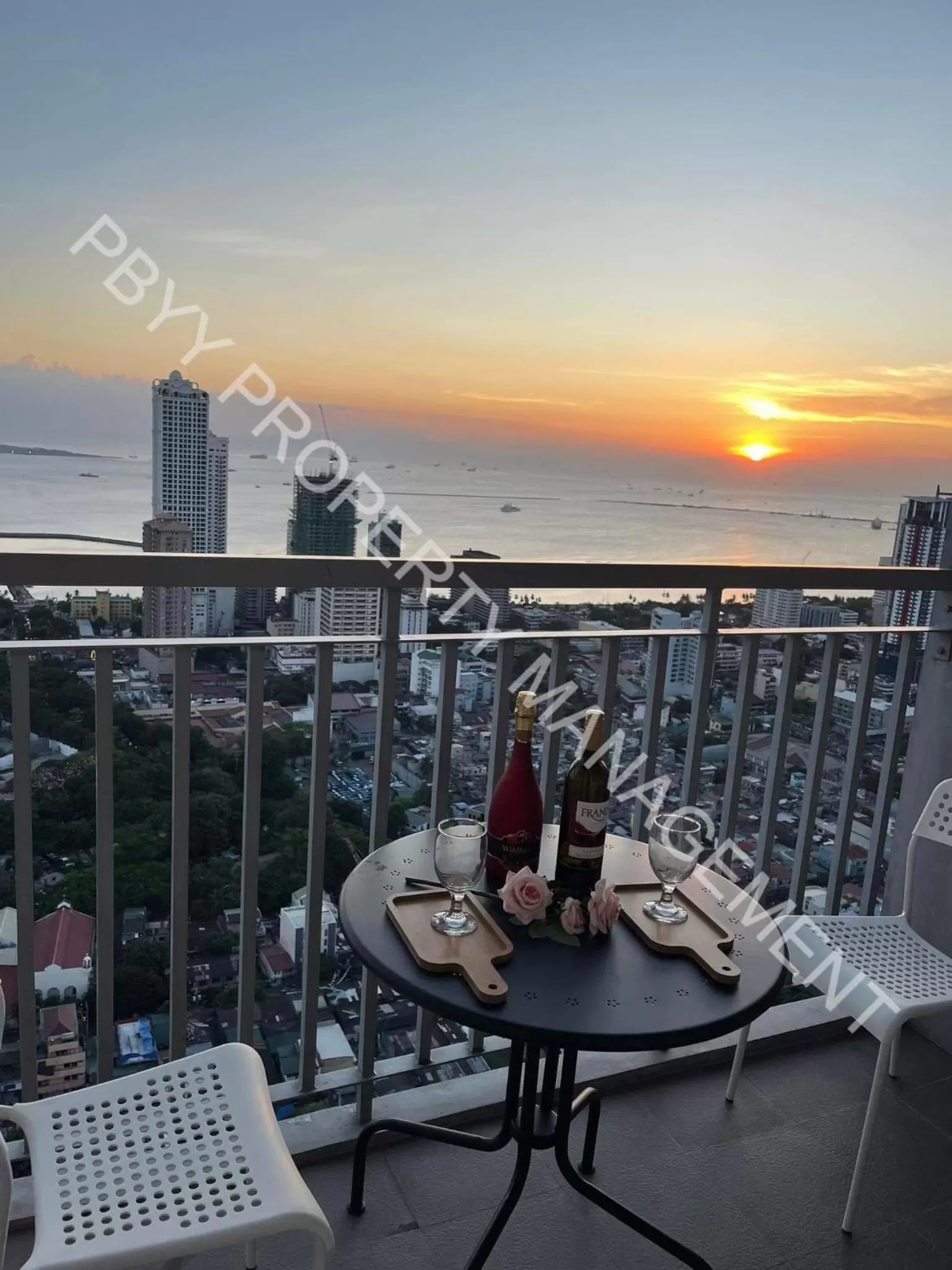 Balcony/Terrace in Green Residences Staycation by PBYY