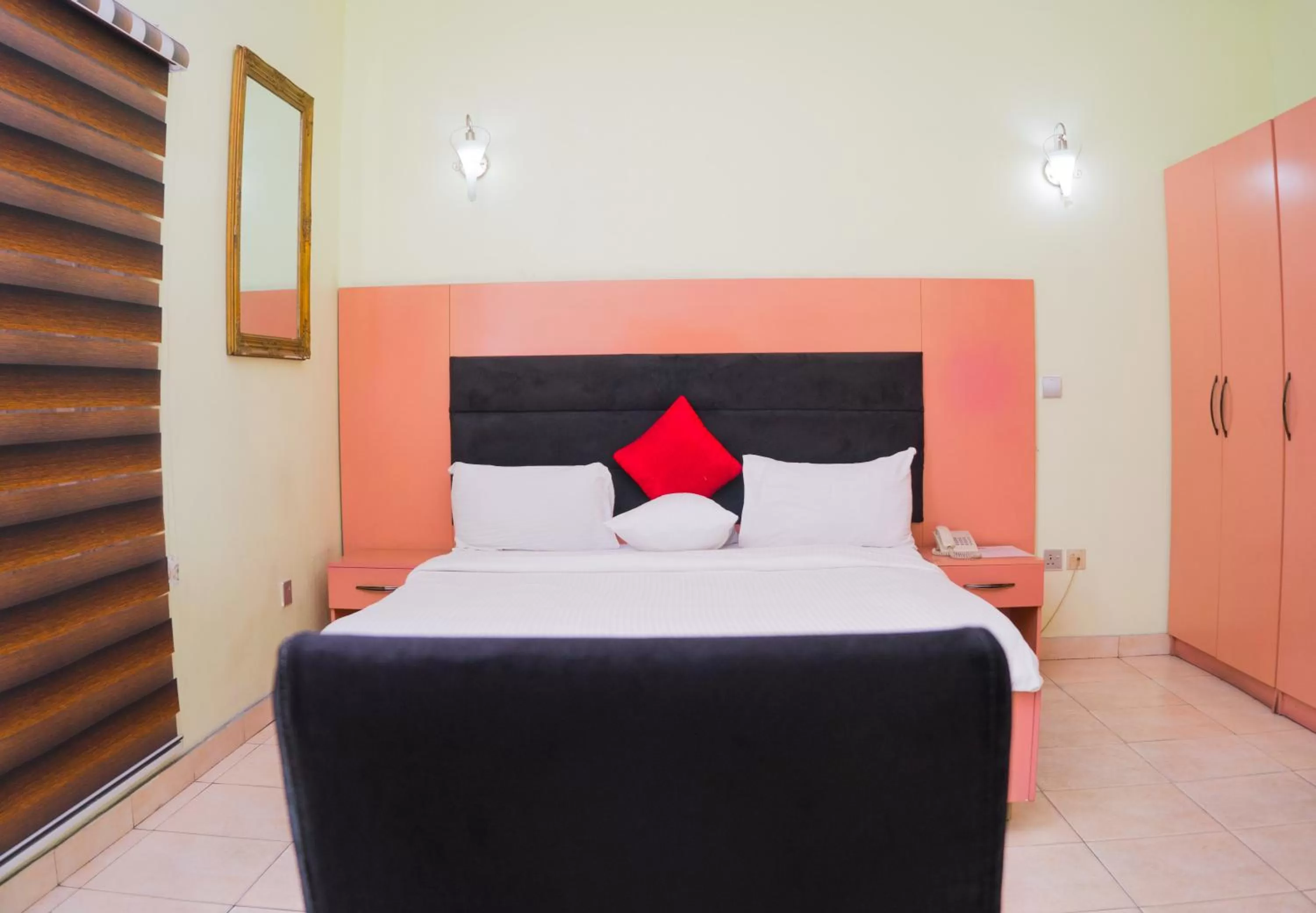 Bed in 1804 Boutique Hotel