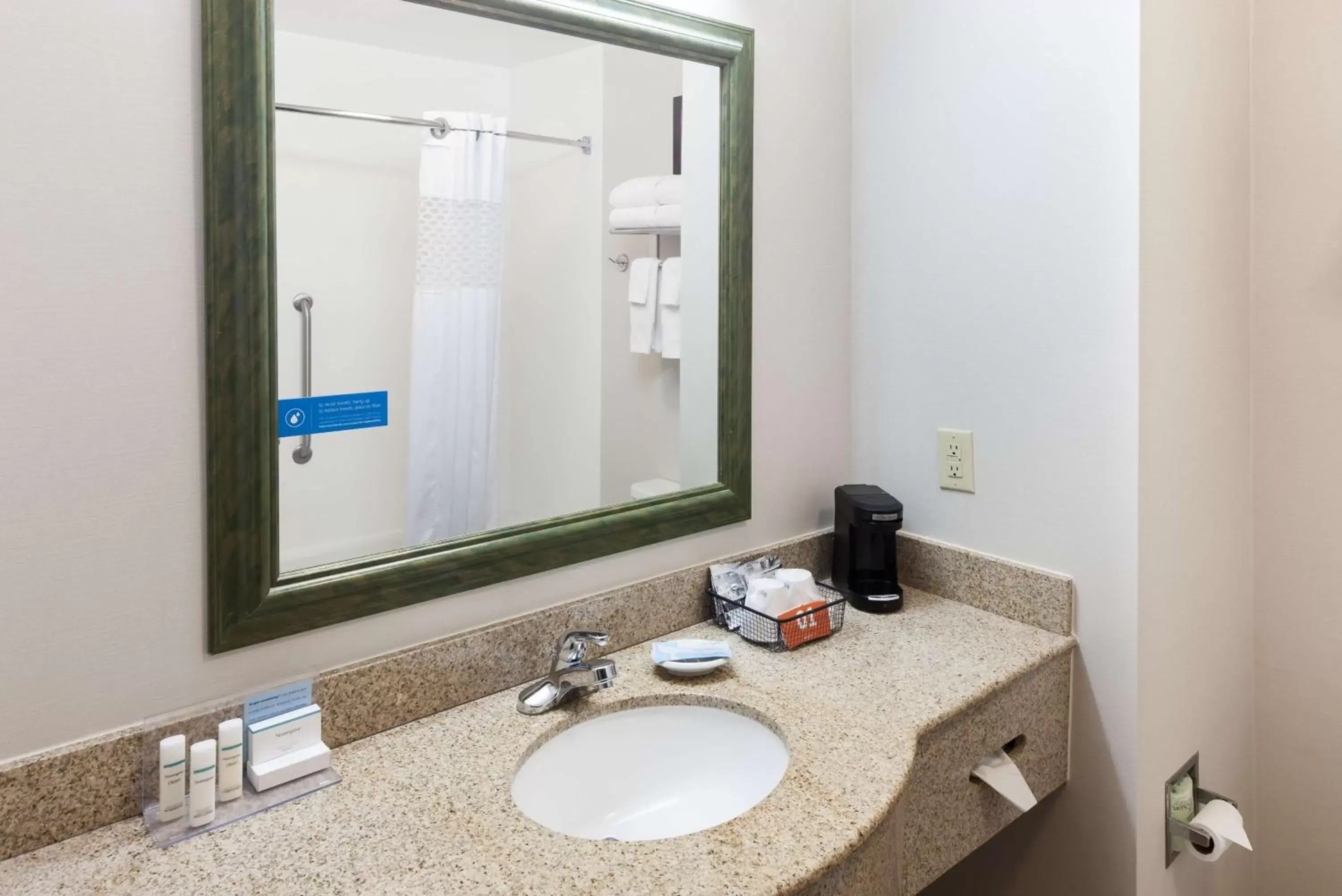 Bathroom in Hampton Inn & Suites Dothan