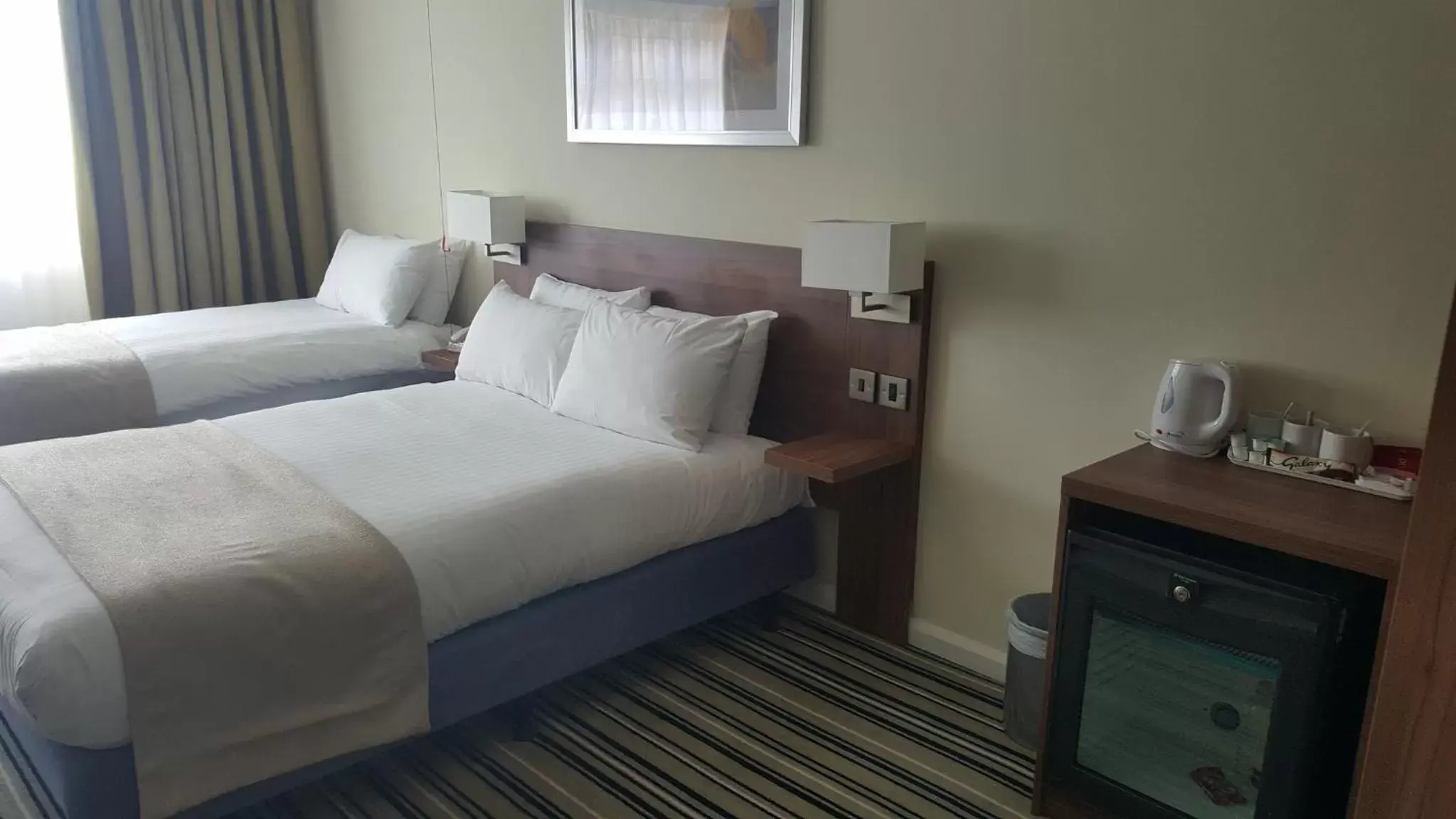 Photo of the whole room, Bed in Holiday Inn Derby/Nottingham, an IHG Hotel