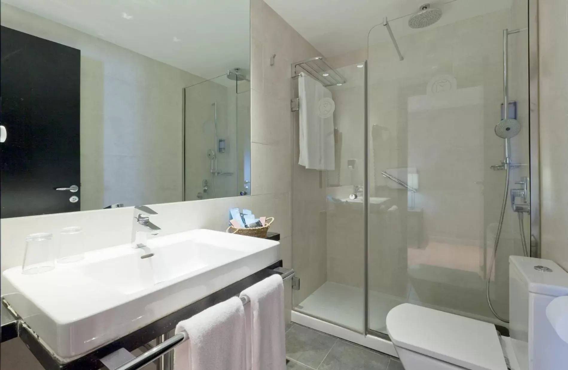 Bathroom in Hotel Vallemar Bathroom in Hotel Vallemar