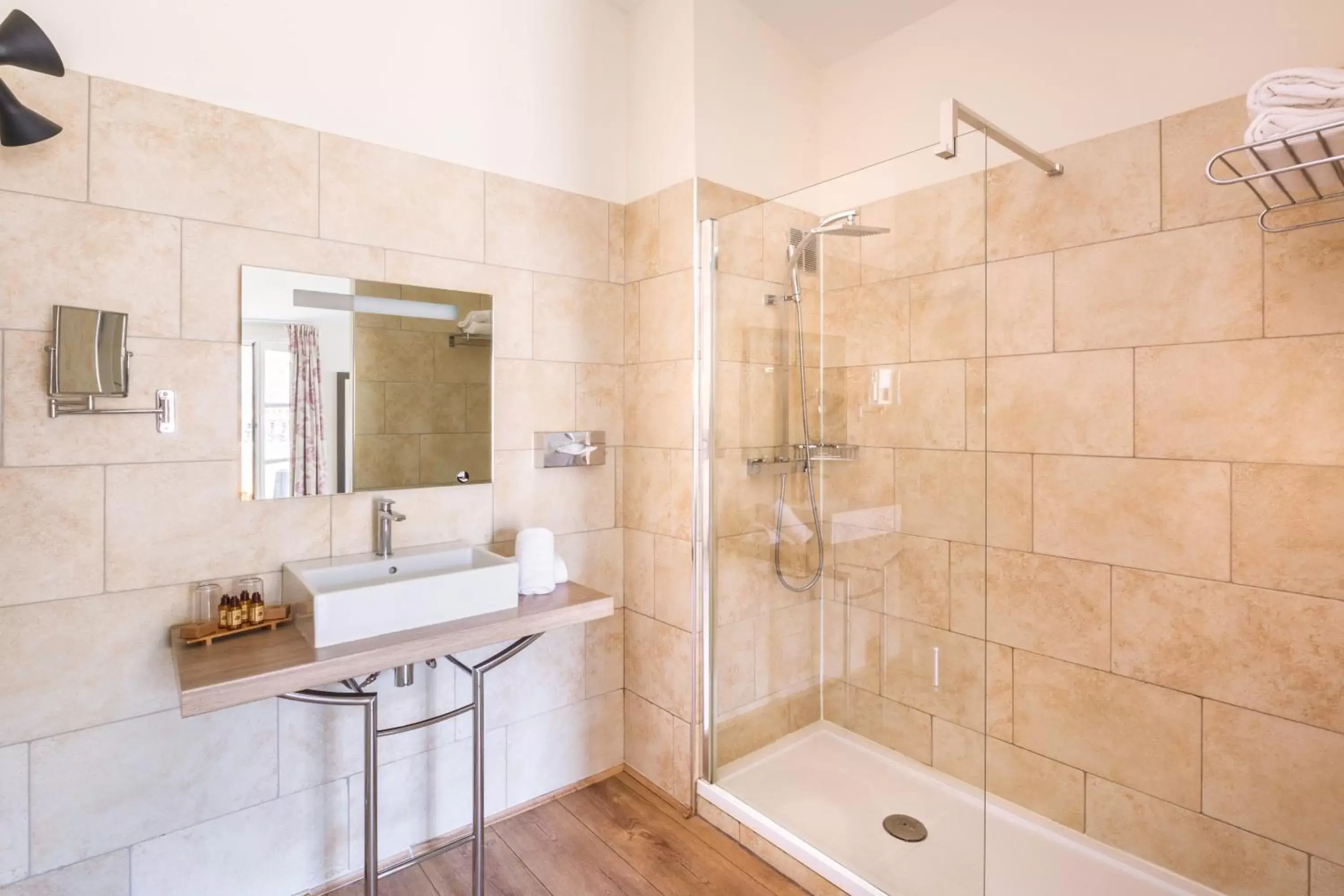 Shower, Bathroom in Best Western Marquis de la Baume