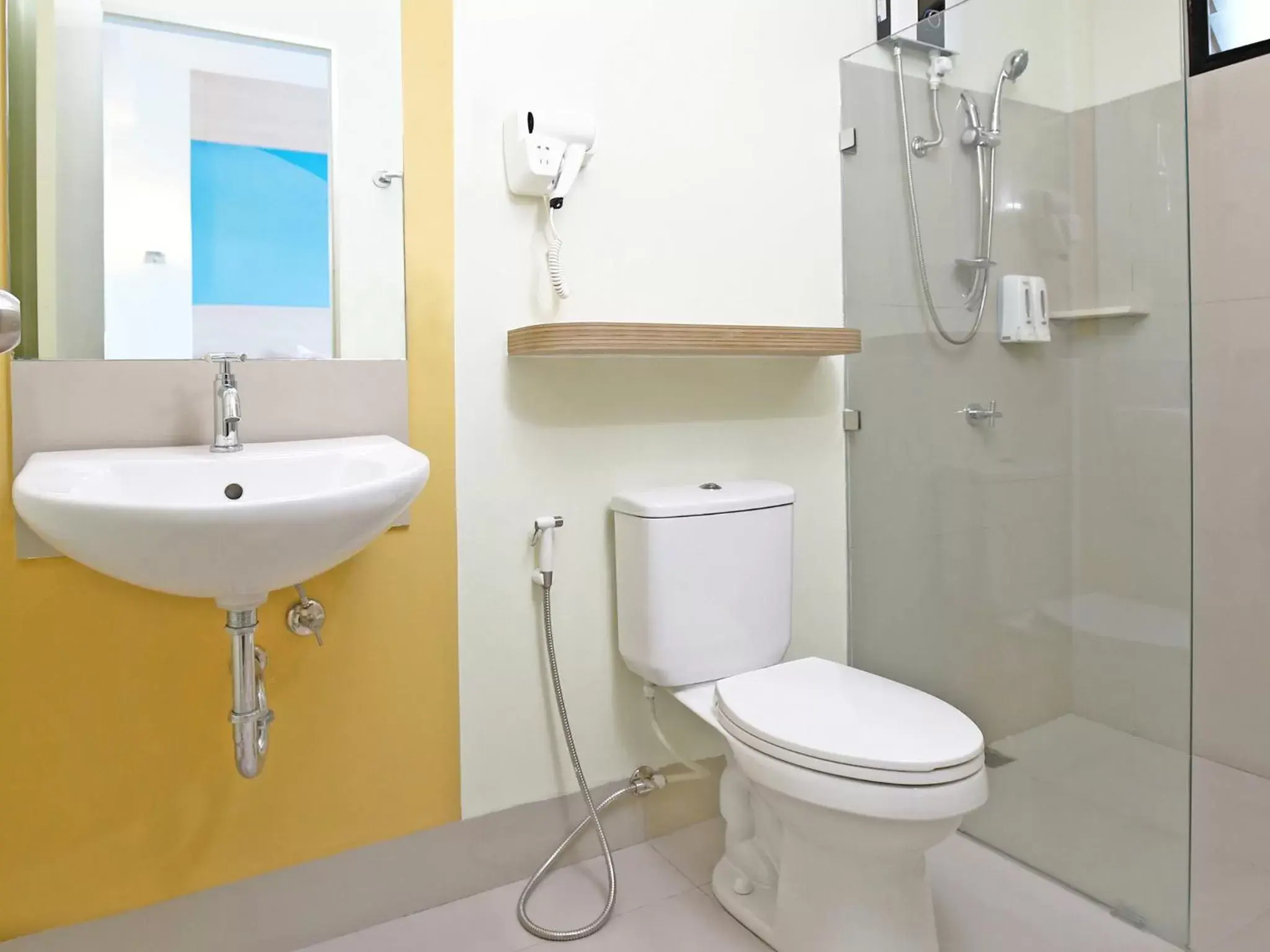 Toilet, Bathroom in Hop Inn Hotel Tomas Morato Quezon City