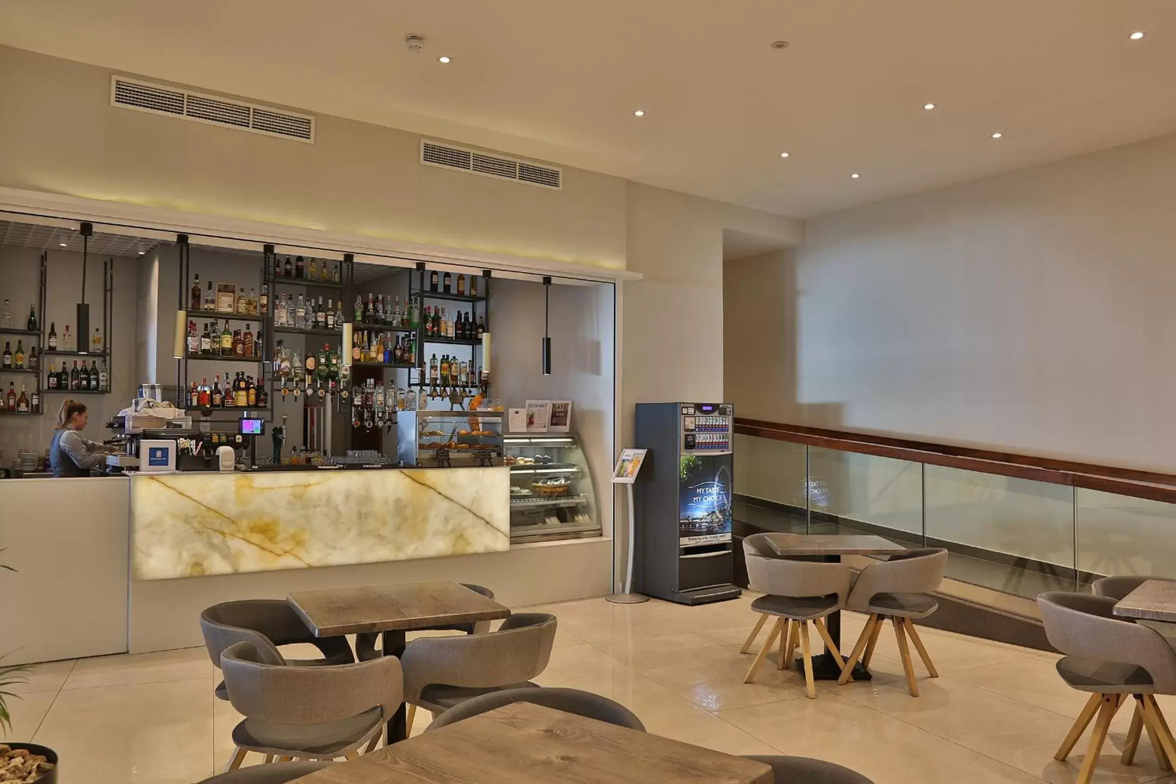 Lounge or bar, Lounge/Bar in Paradise Bay Resort
