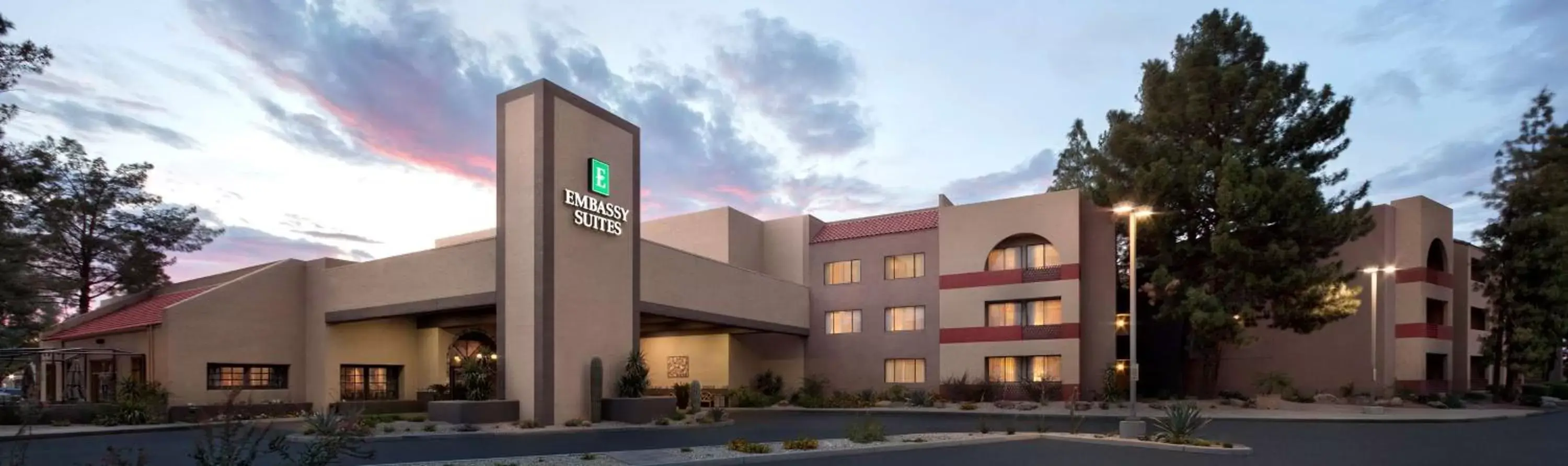 Property Building in Embassy Suites by Hilton Phoenix Tempe