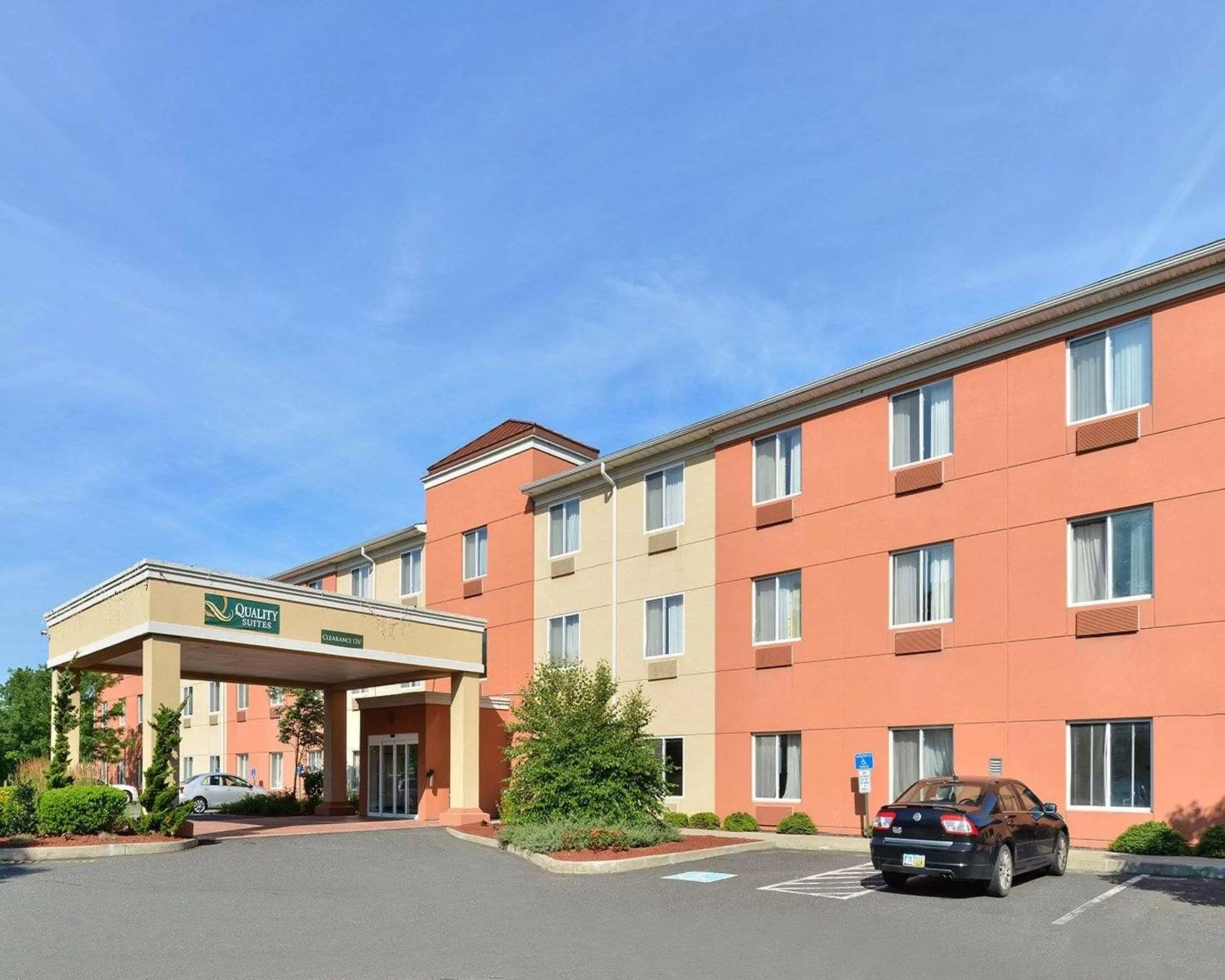 Property building in Quality Suites Stratford