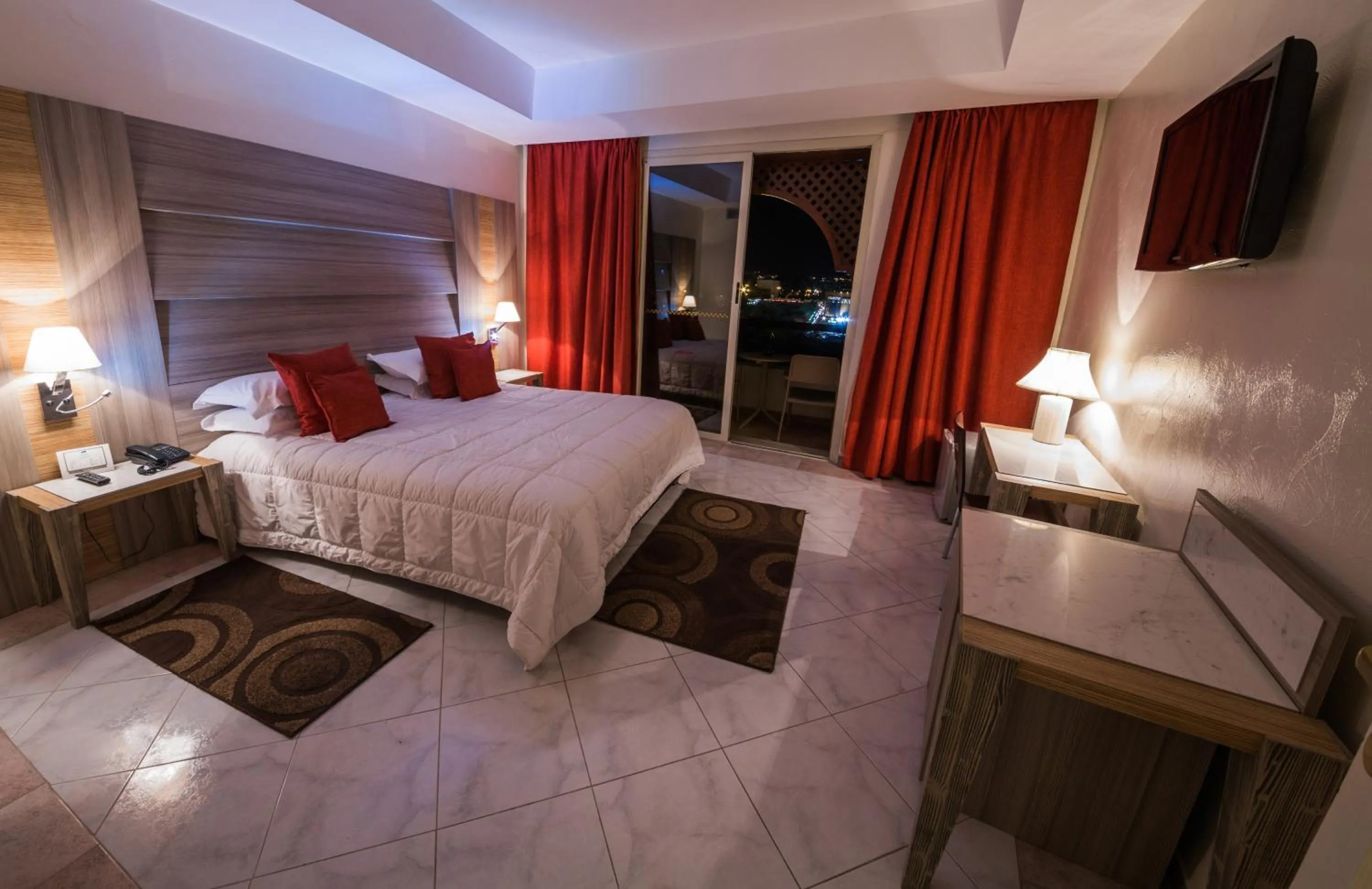 Bedroom, Bed in Menzeh Zalagh City Center