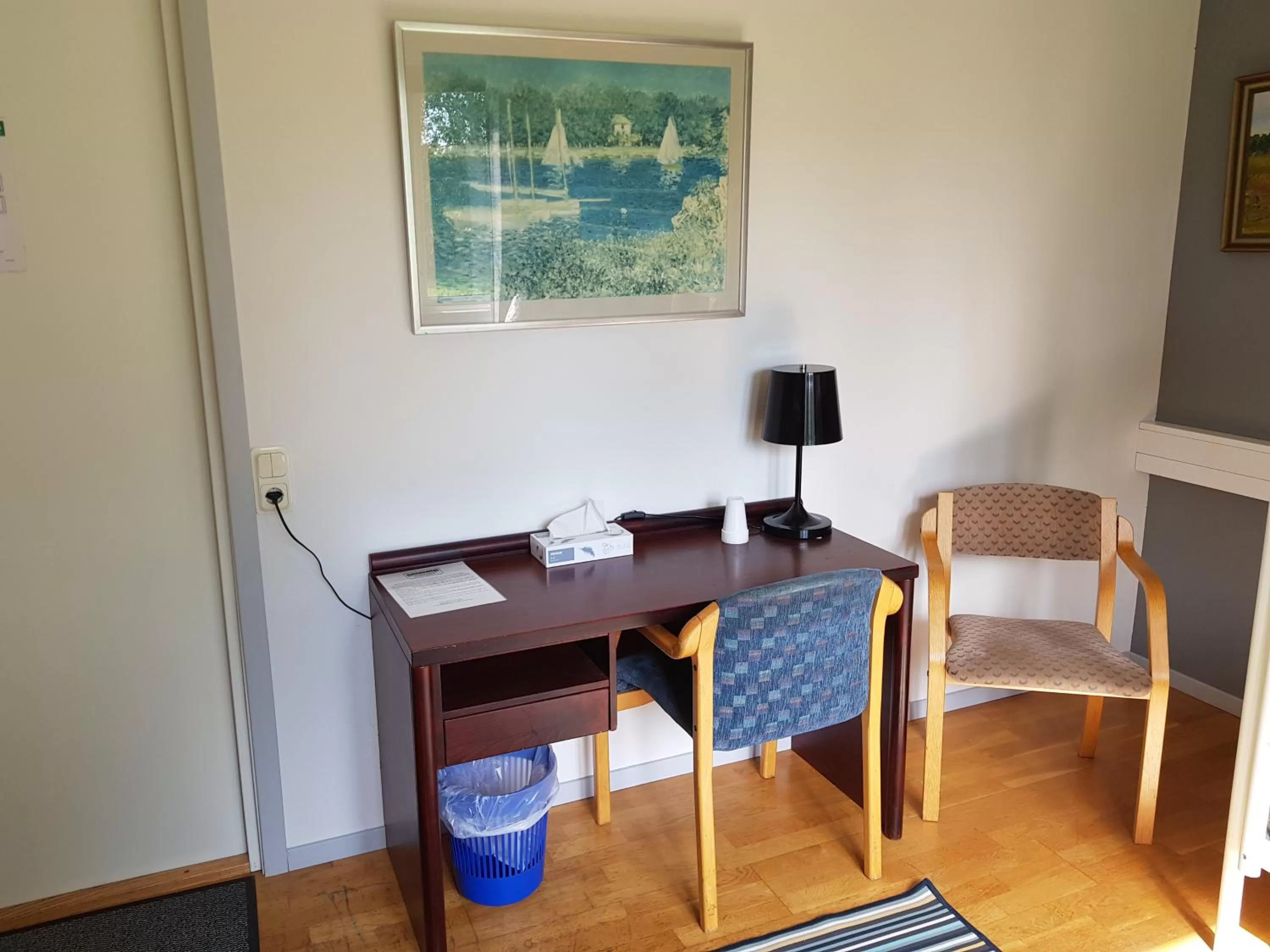 Seating area in Brukshotellet Skinnsberg