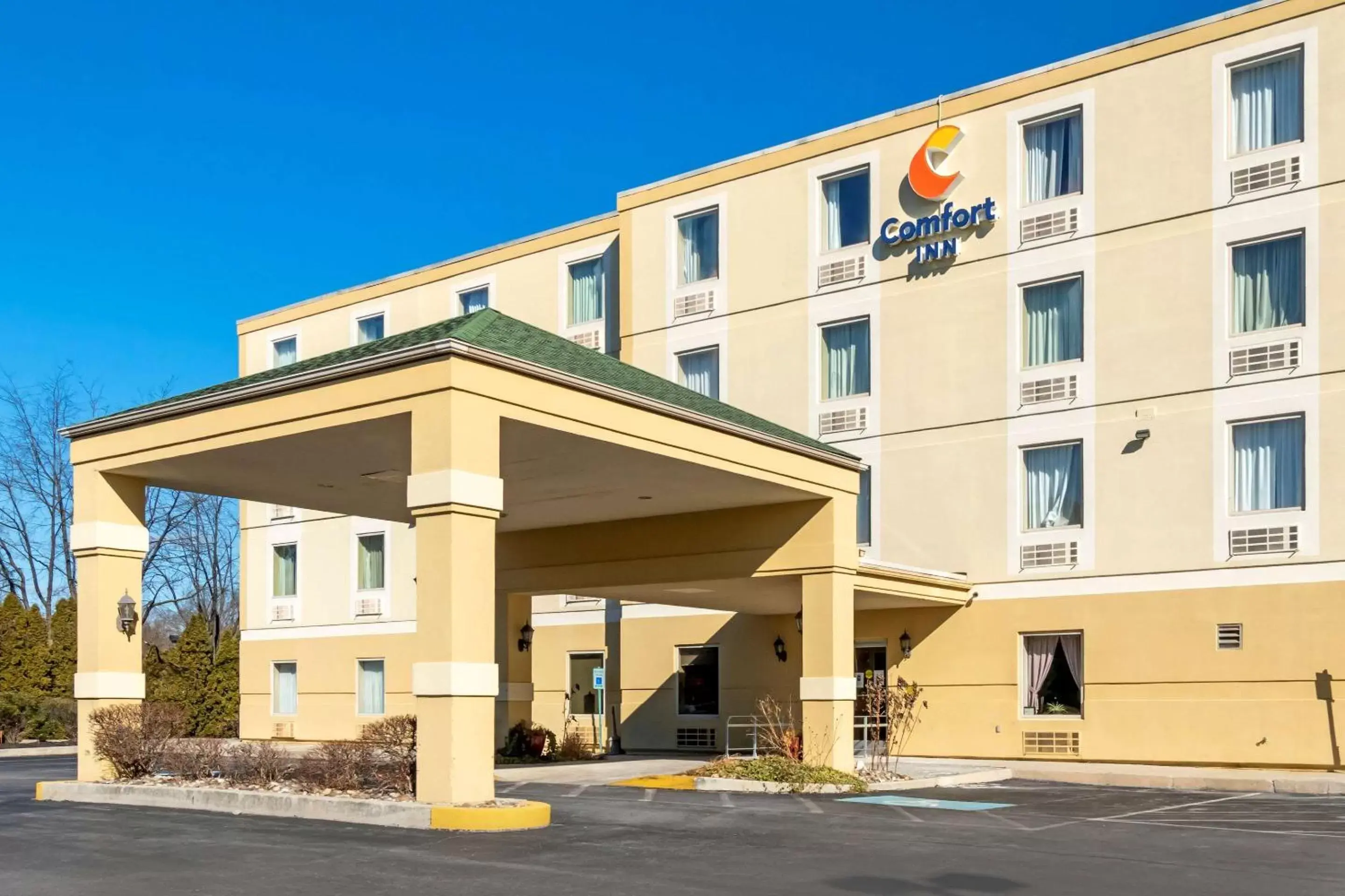 Property Building in Comfort Inn Mechanicsburg – Harrisburg South