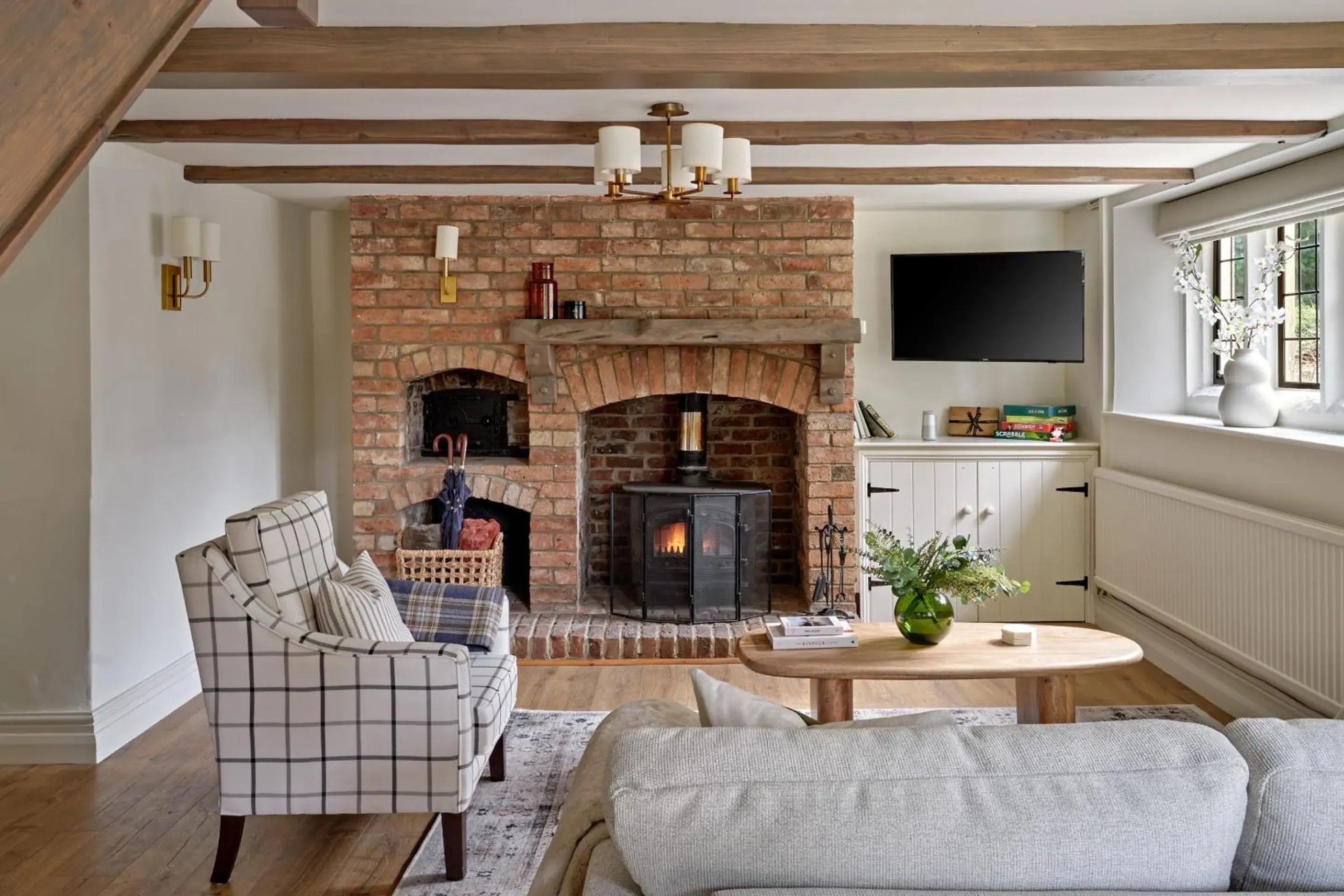 Property building, Seating Area in Ellenborough Park