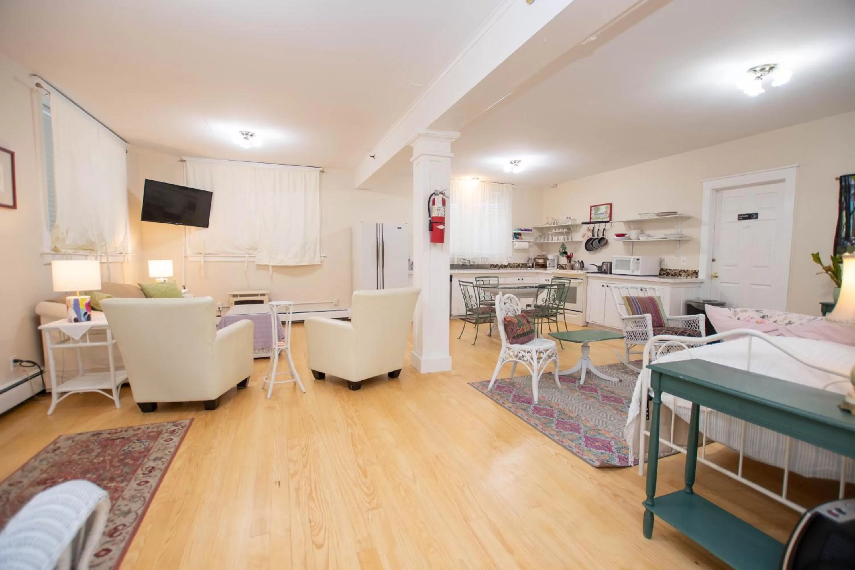 Living room in Terrace Inn and 1911 Restaurant