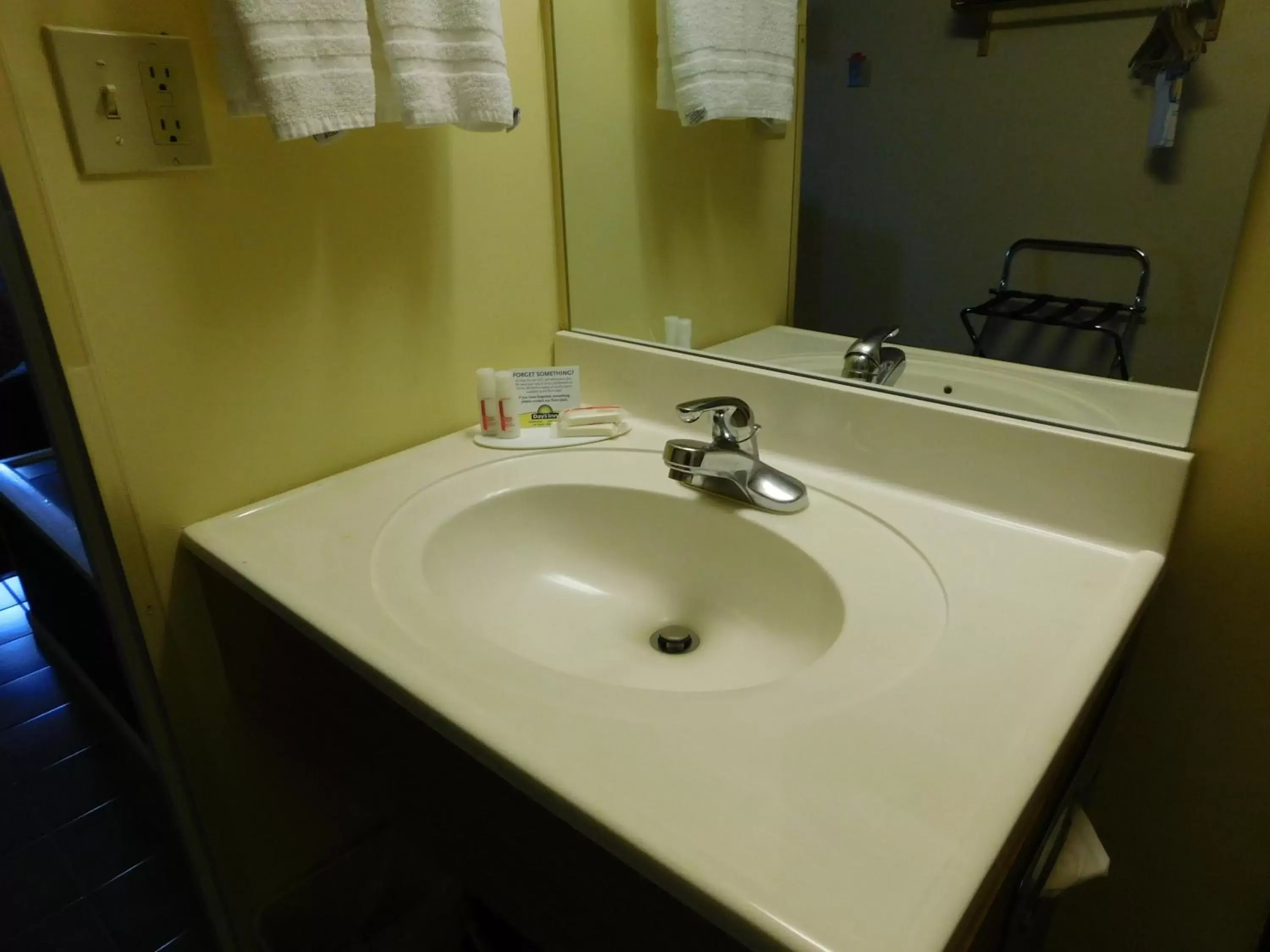 Bathroom in Days Inn by Wyndham Lexington NE