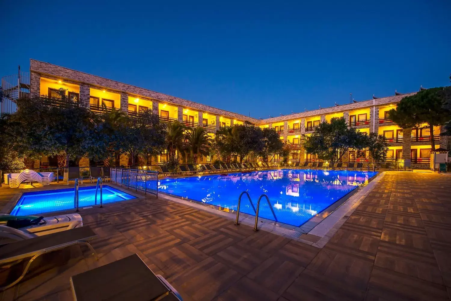 Night, Swimming Pool in Iris Hotel