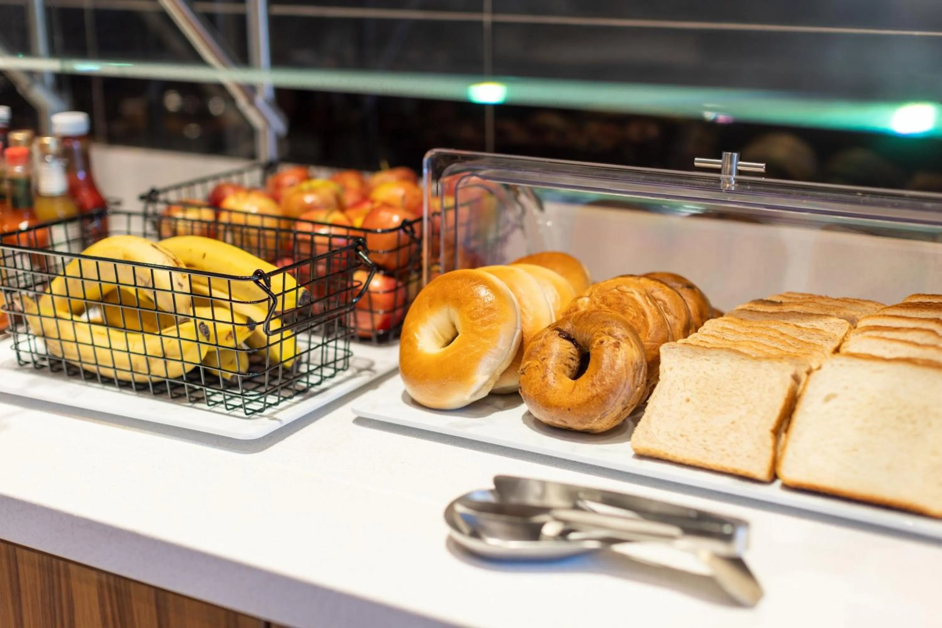 Breakfast in SpringHill Suites by Marriott Tucson at The Bridges