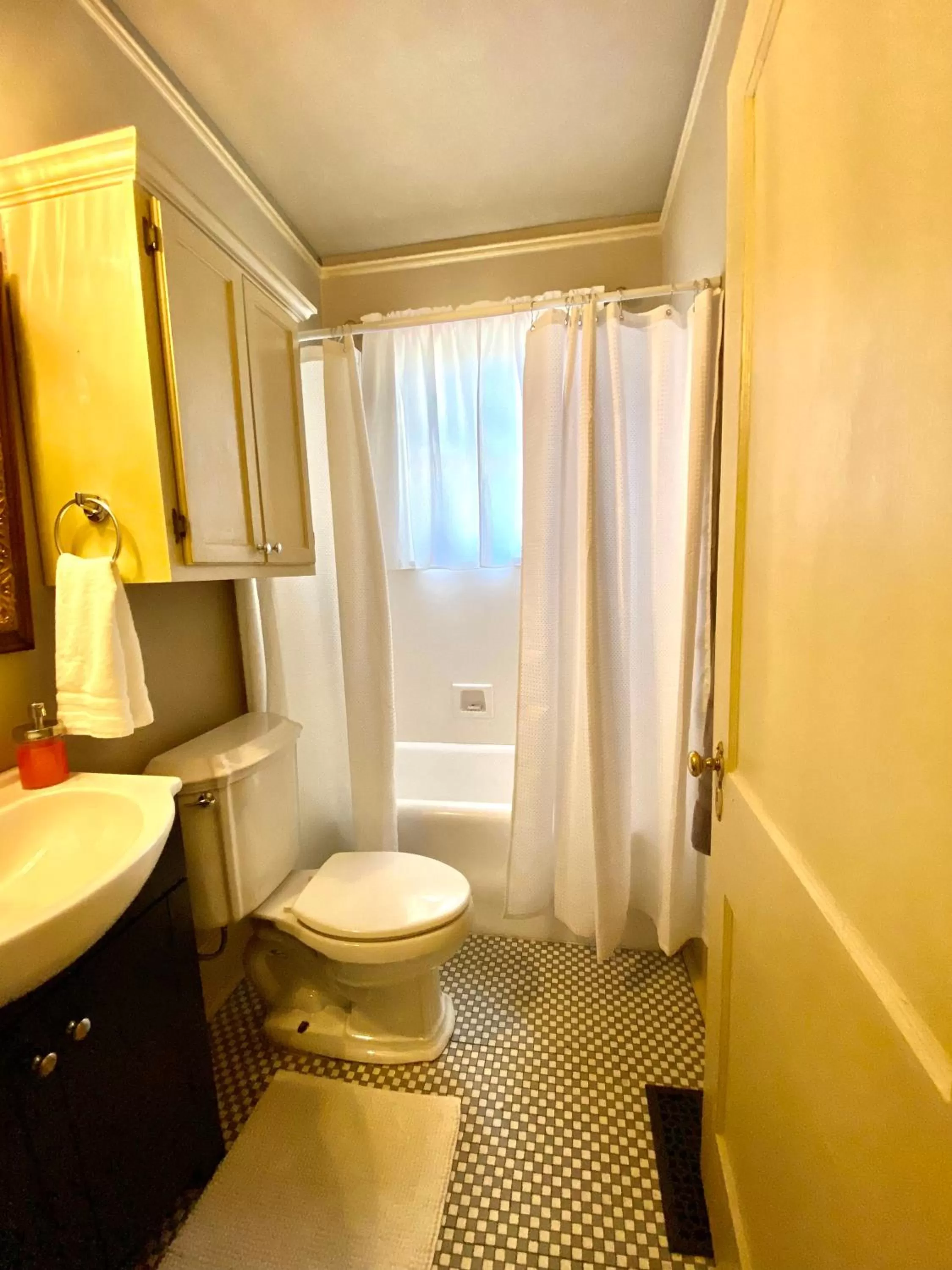 Bathroom in The Empress of Little Rock