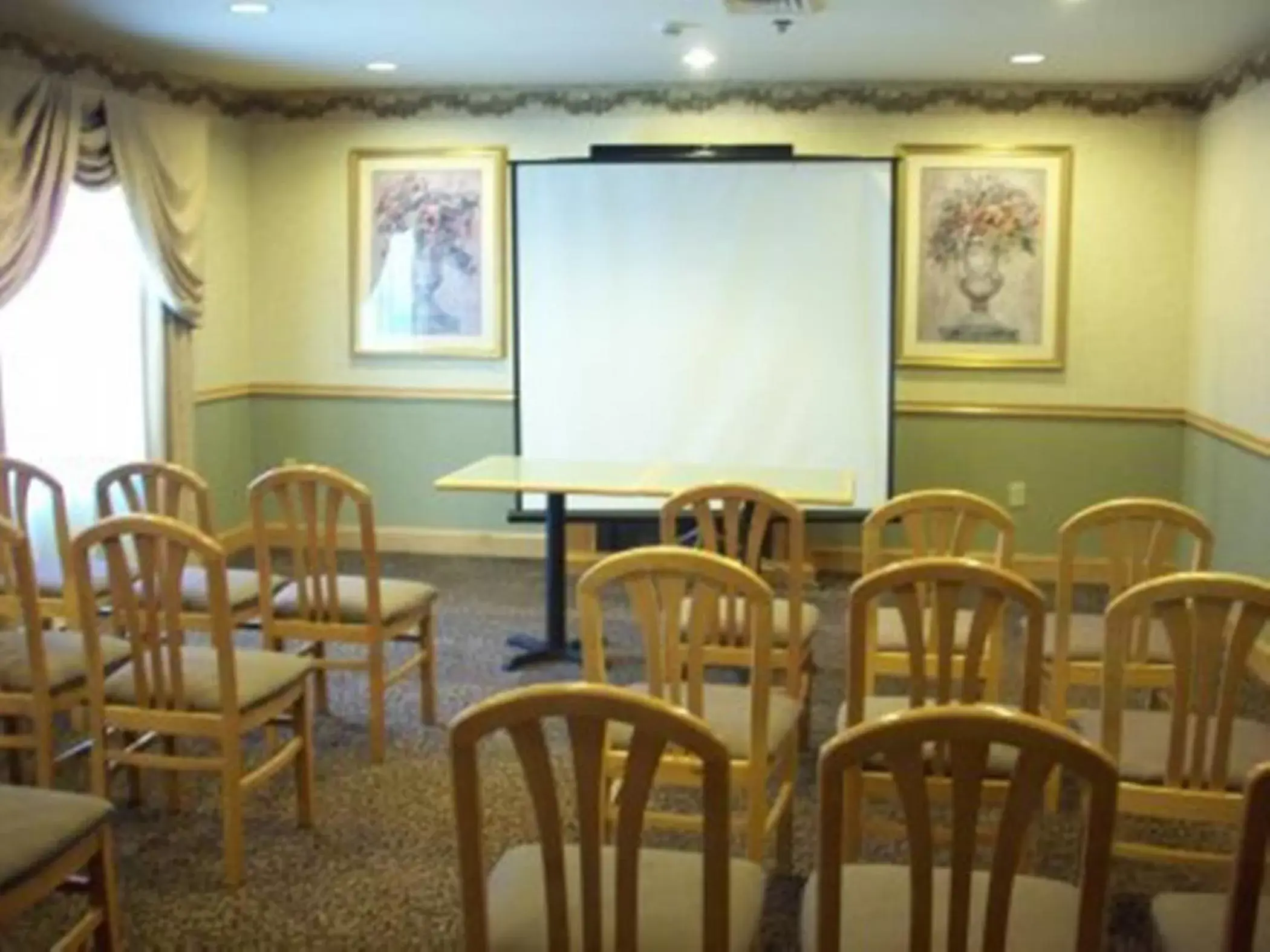 Business facilities, Restaurant/Places to Eat in Country Inn & Suites by Radisson, Frackville (Pottsville), PA