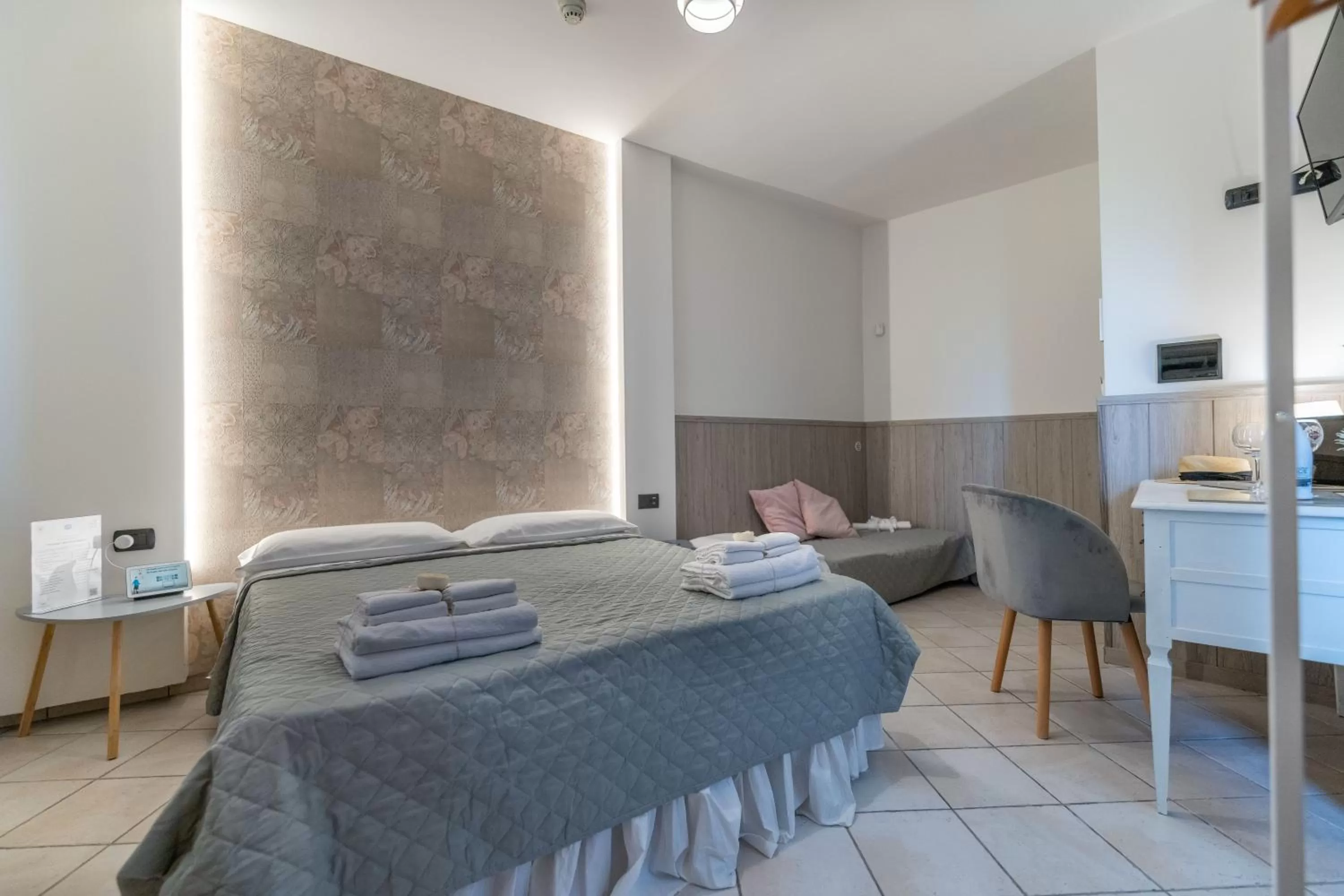 Bedroom, Bed in Villa Rocla guest house Pompei