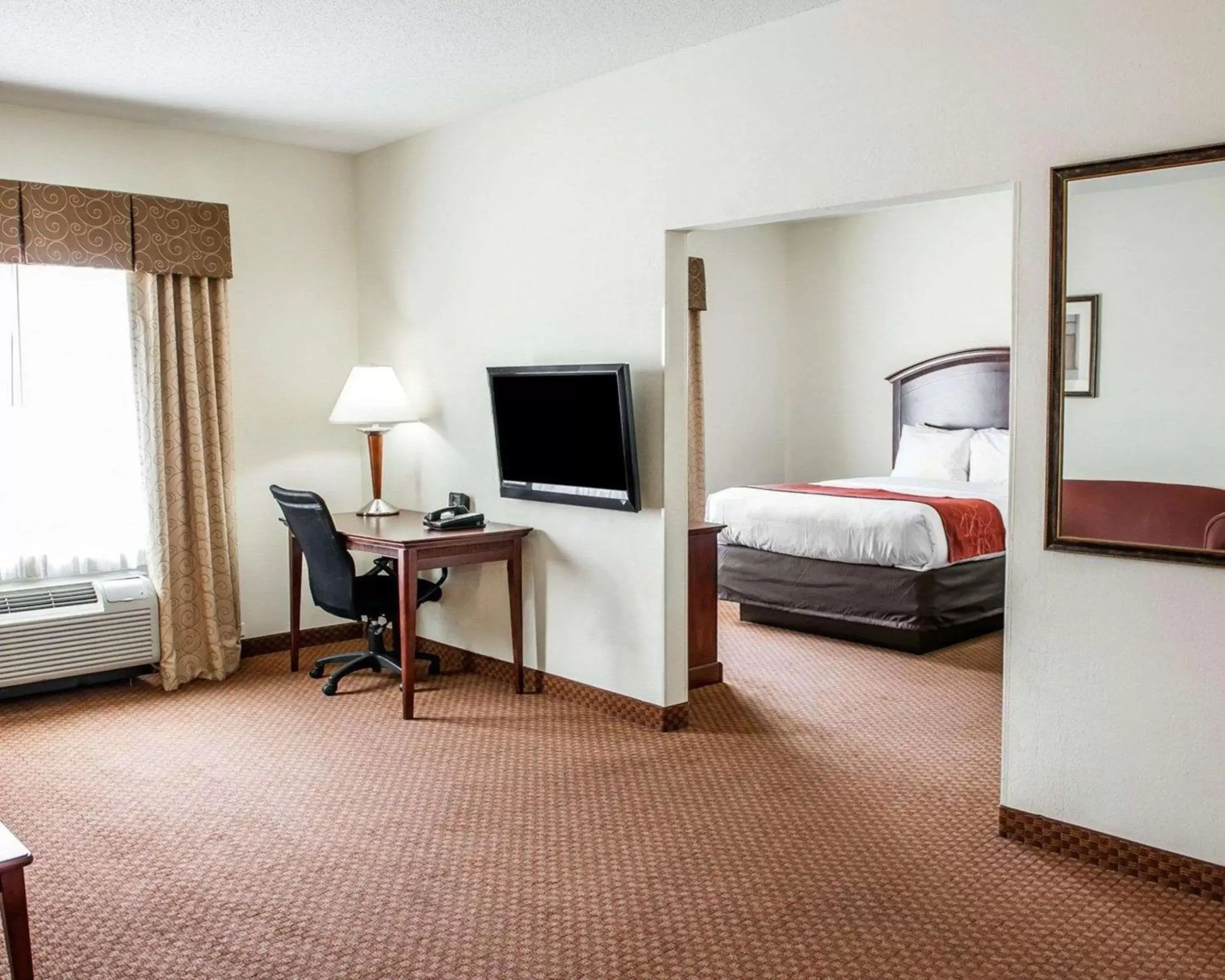 Photo of the whole room, TV/Entertainment Center in Comfort Suites near Indianapolis Airport
