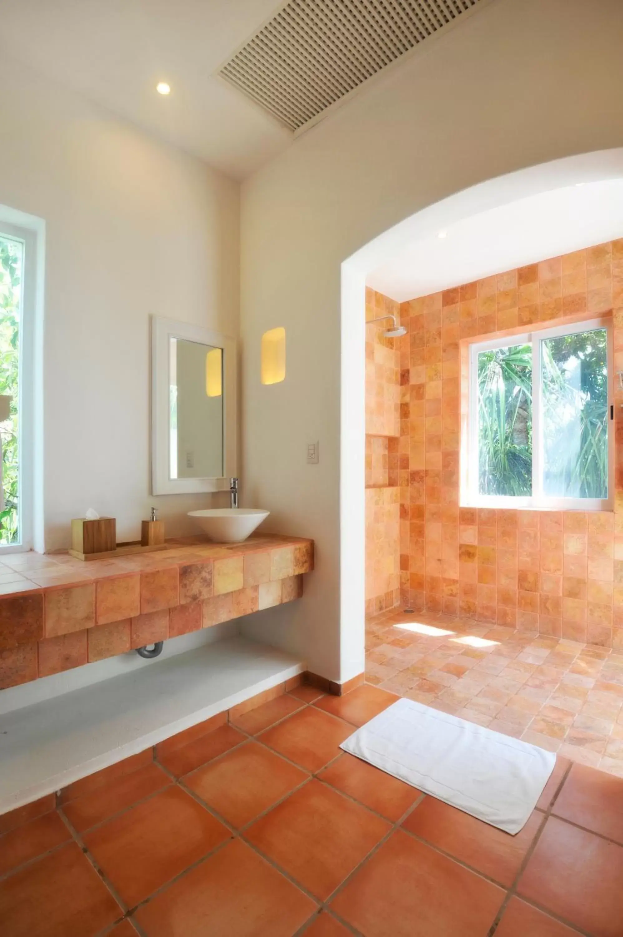 Property building, Bathroom in Hotel Rancho Encantado