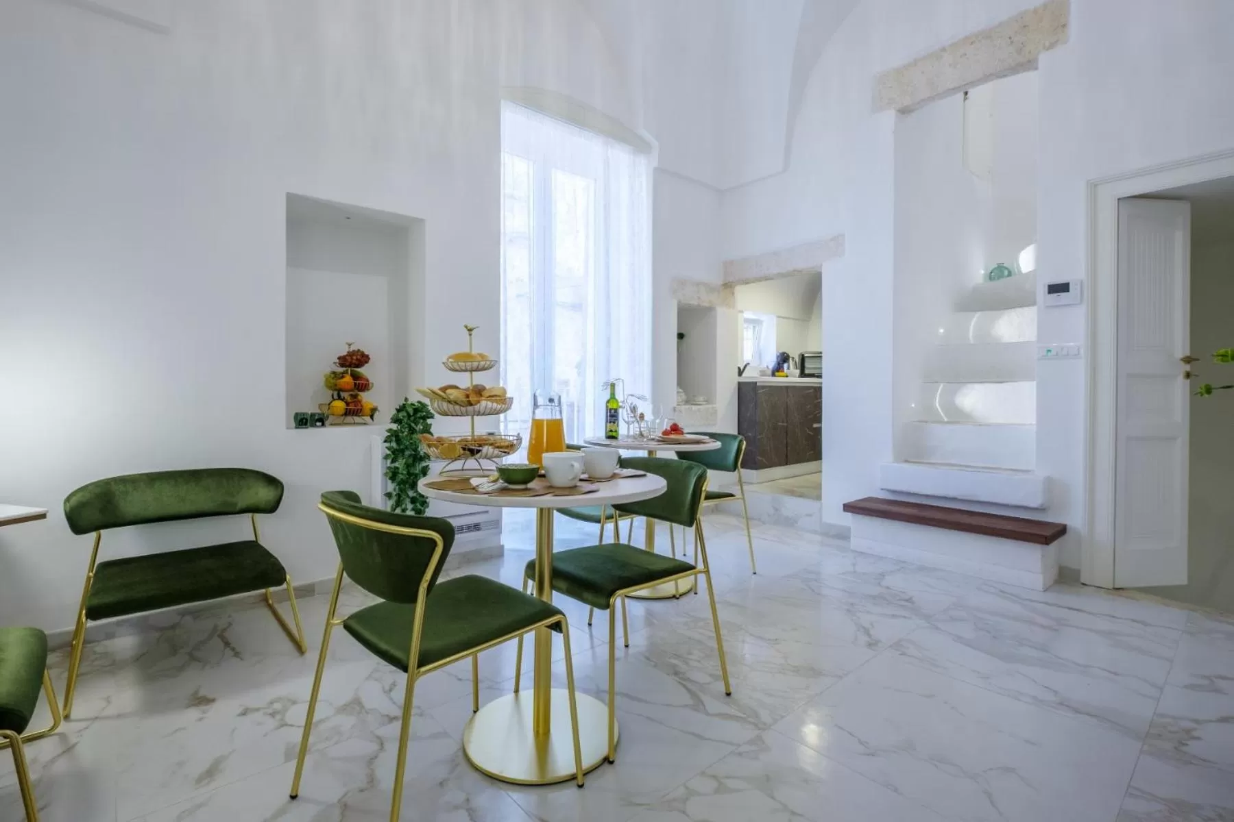 Breakfast, Bed in La Bella Ostuni Suites