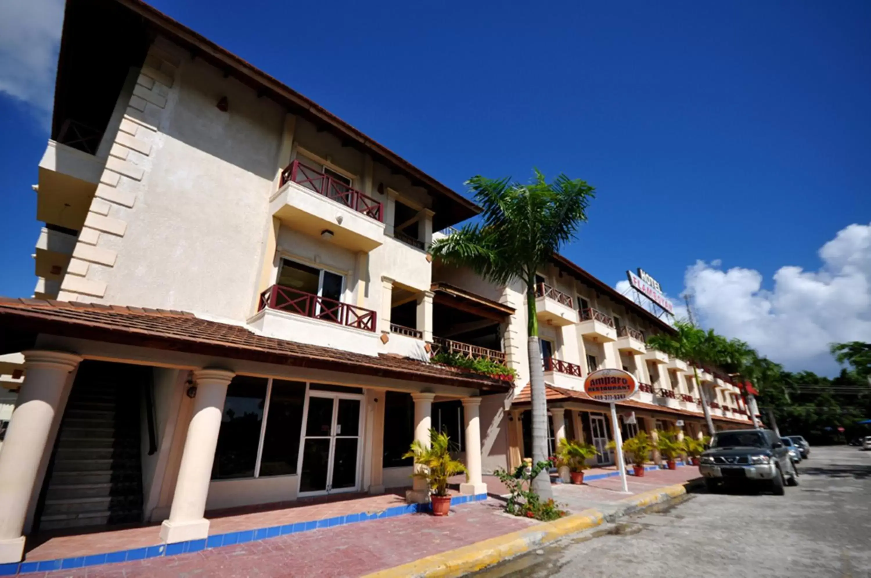 Facade/entrance, Property Building in Hotel & Casino Flamboyan