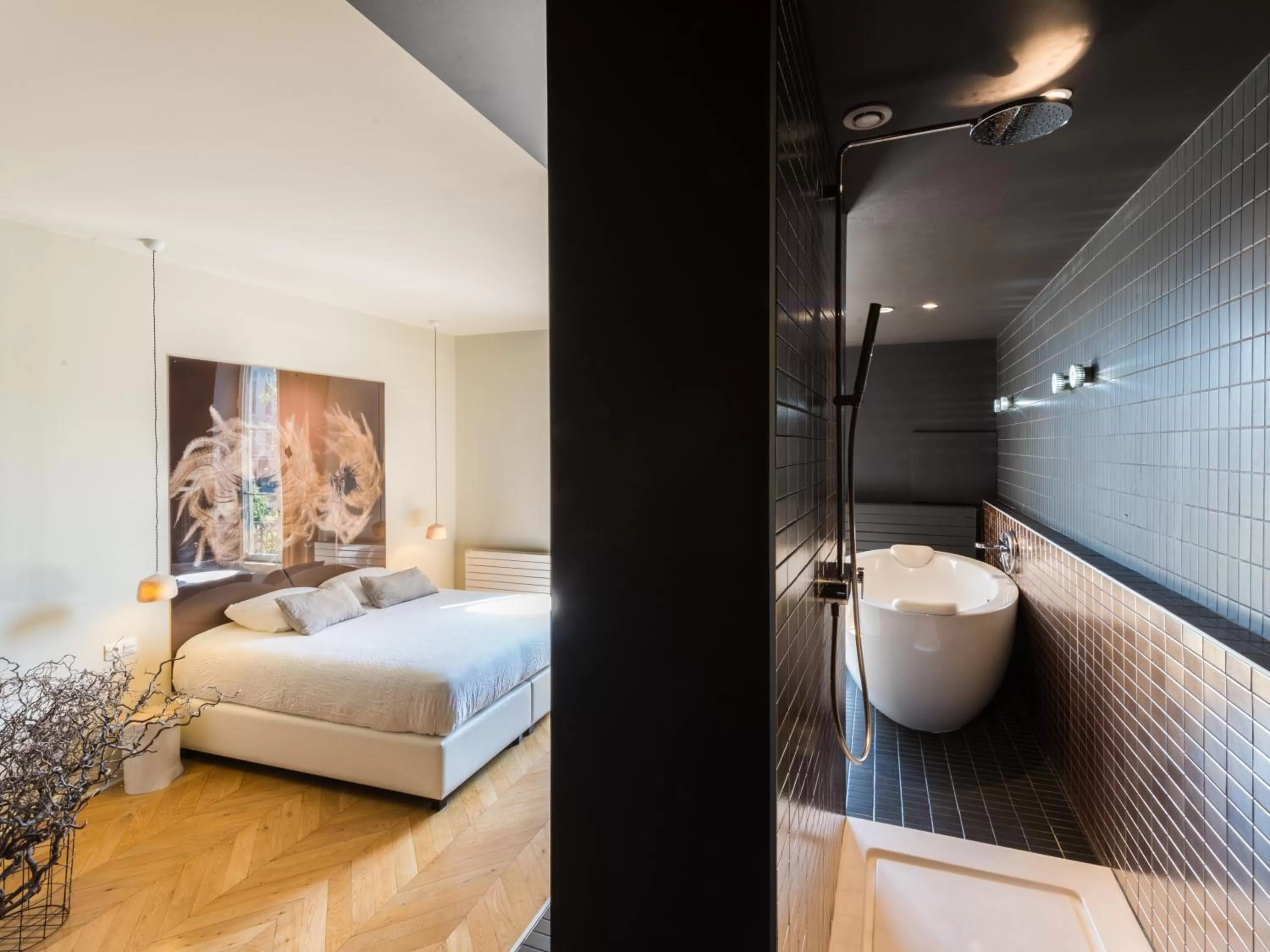 Bed, Bathroom in MiHotel Bellecour