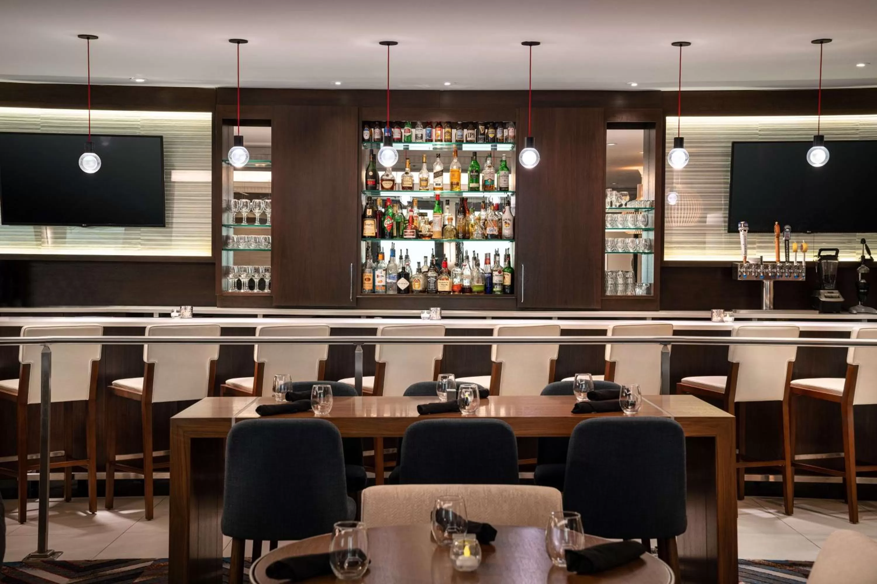 Lobby or reception, Restaurant/Places to Eat in Hilton Seattle