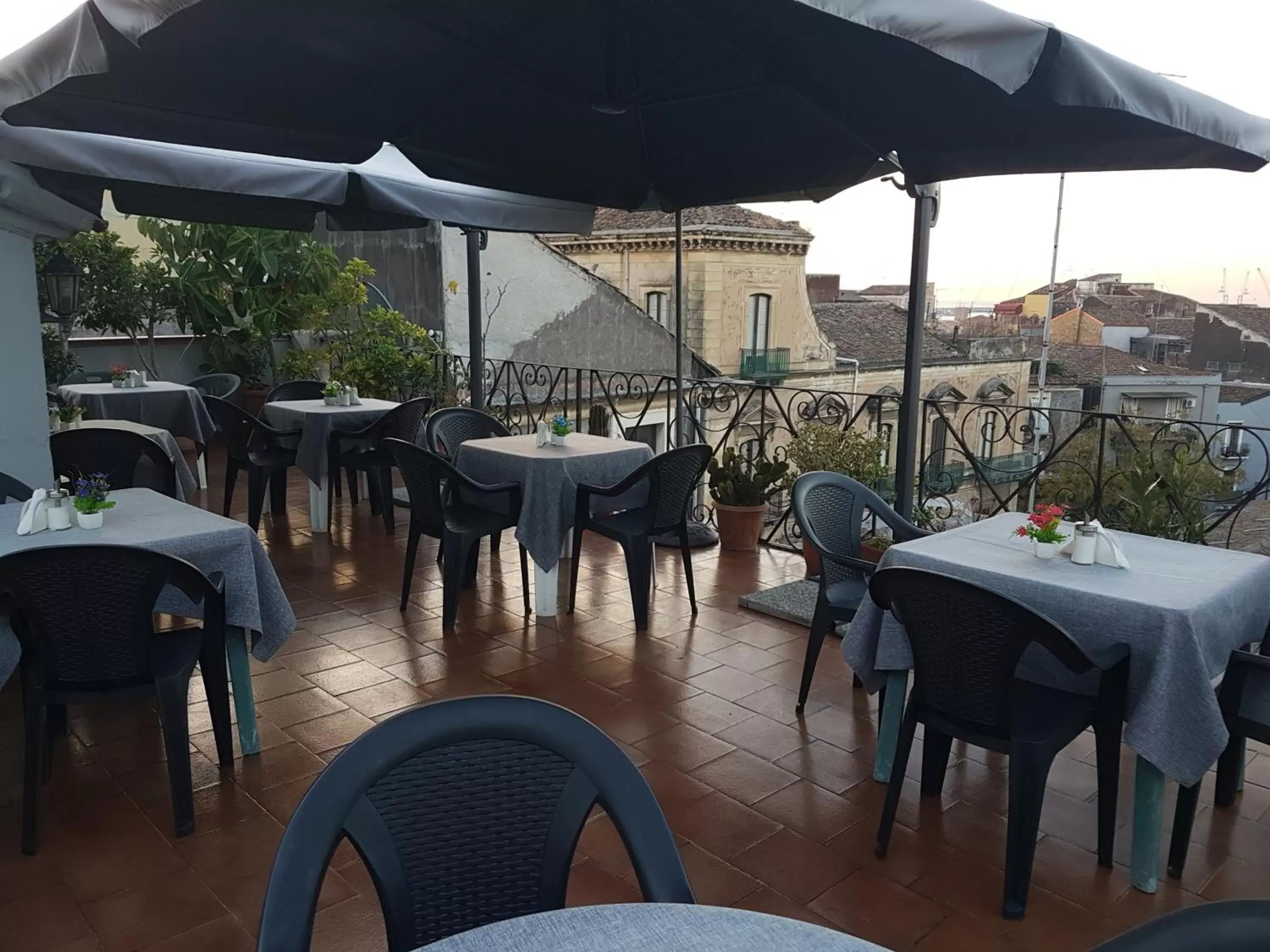 Property building, Restaurant/Places to Eat in Hotel Biscari