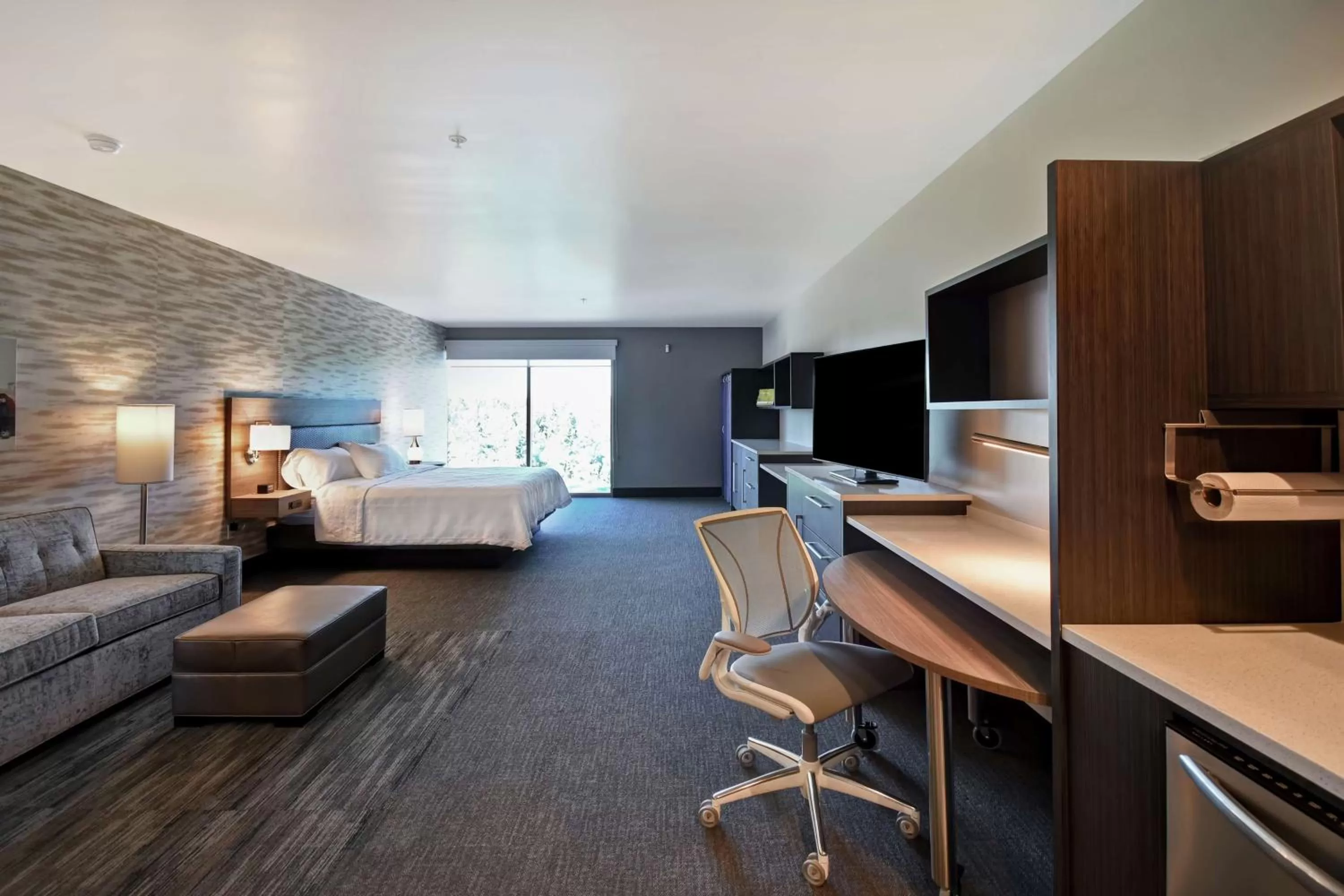 Bedroom, Bed in Home2 Suites by Hilton Los Angeles Montebello